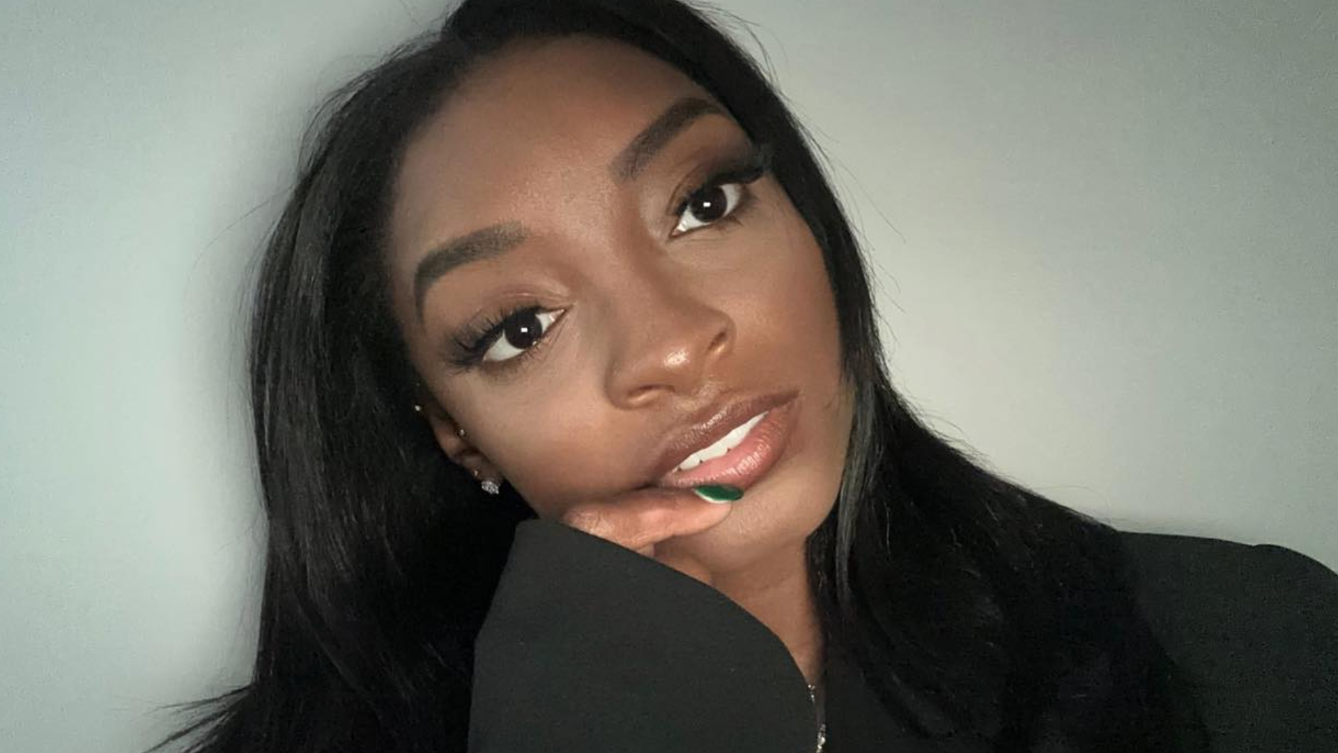 Mãe biológica de Simone Biles implora por perdão da filha após abandono na infância