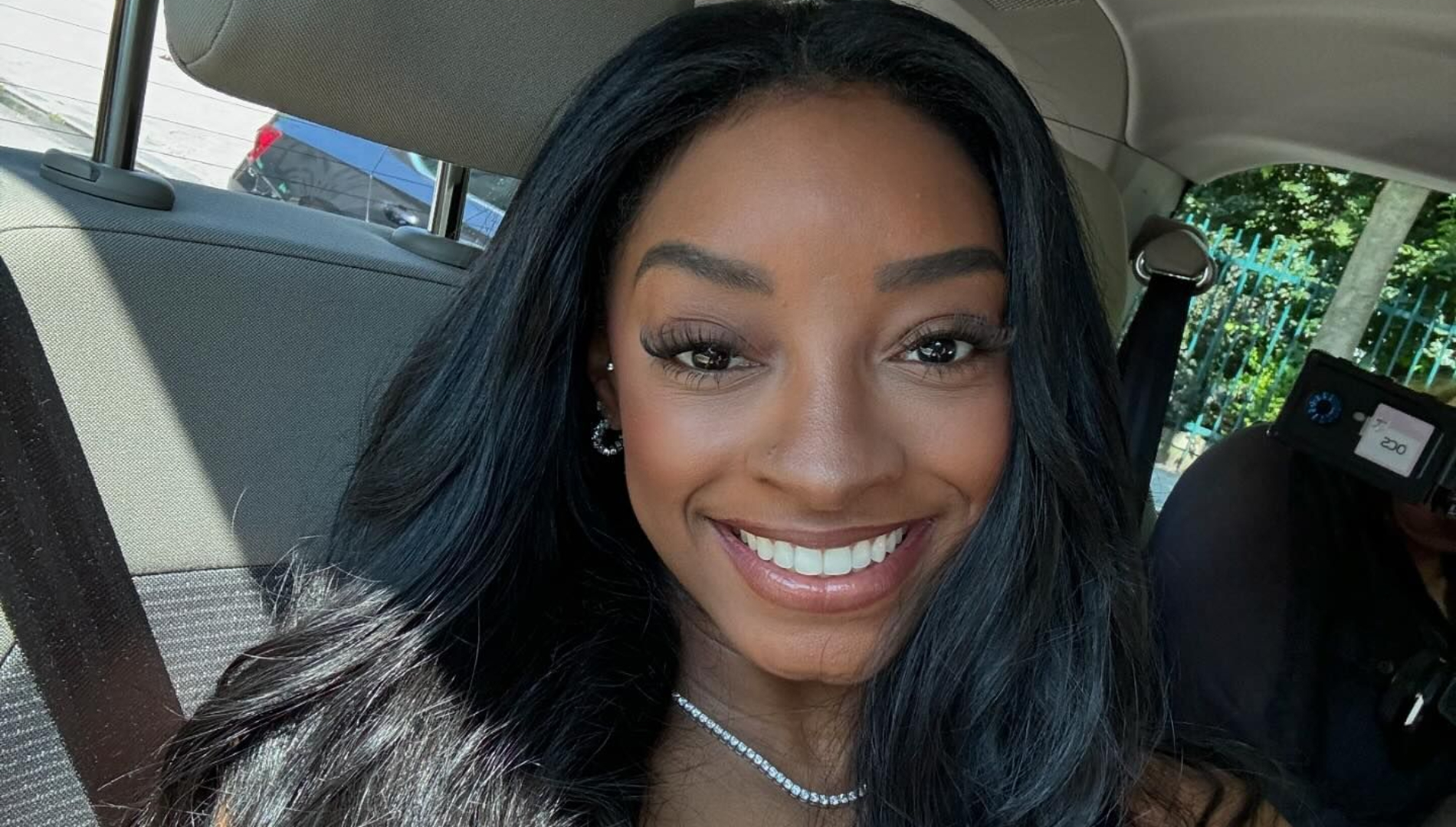 Simone Biles adquire carro de quase R$ 2 milhões; Veja fotos