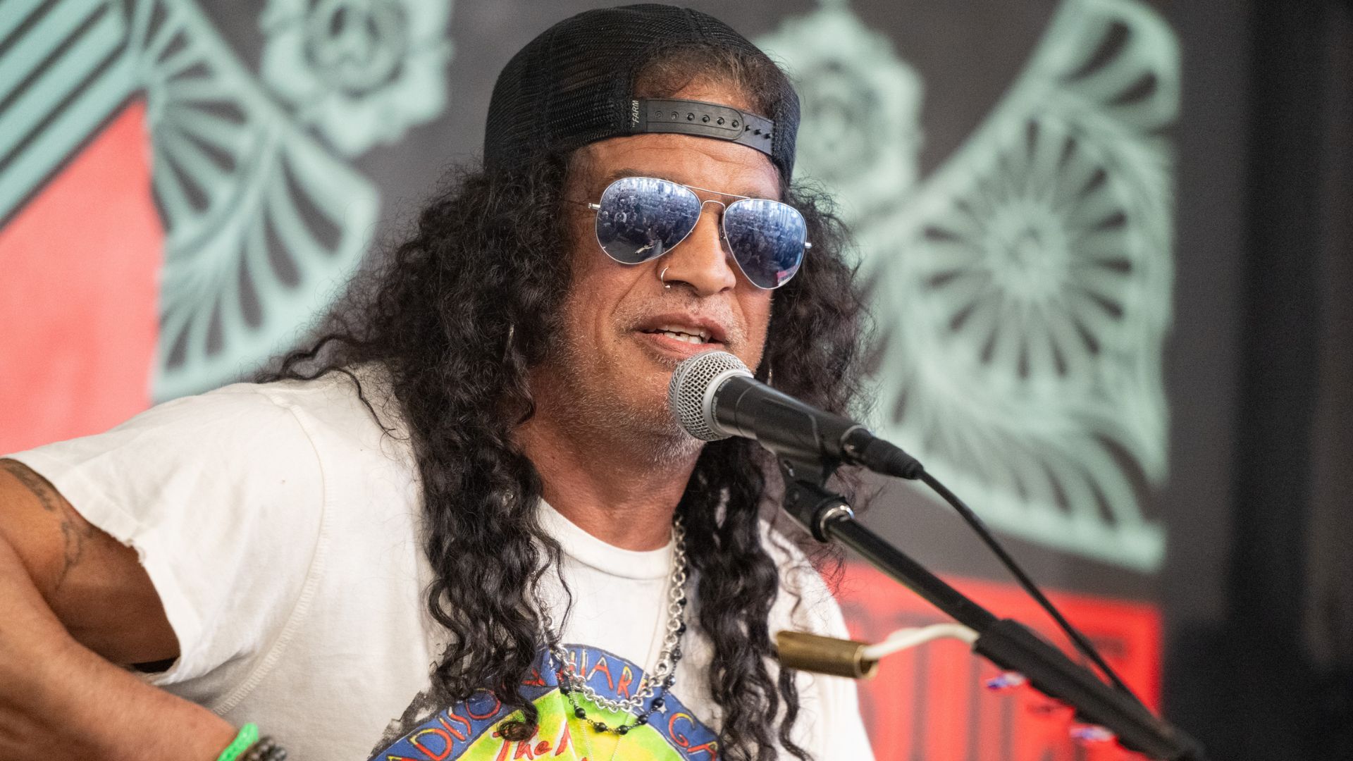 Causa da morte da enteada de Slash é revelada
