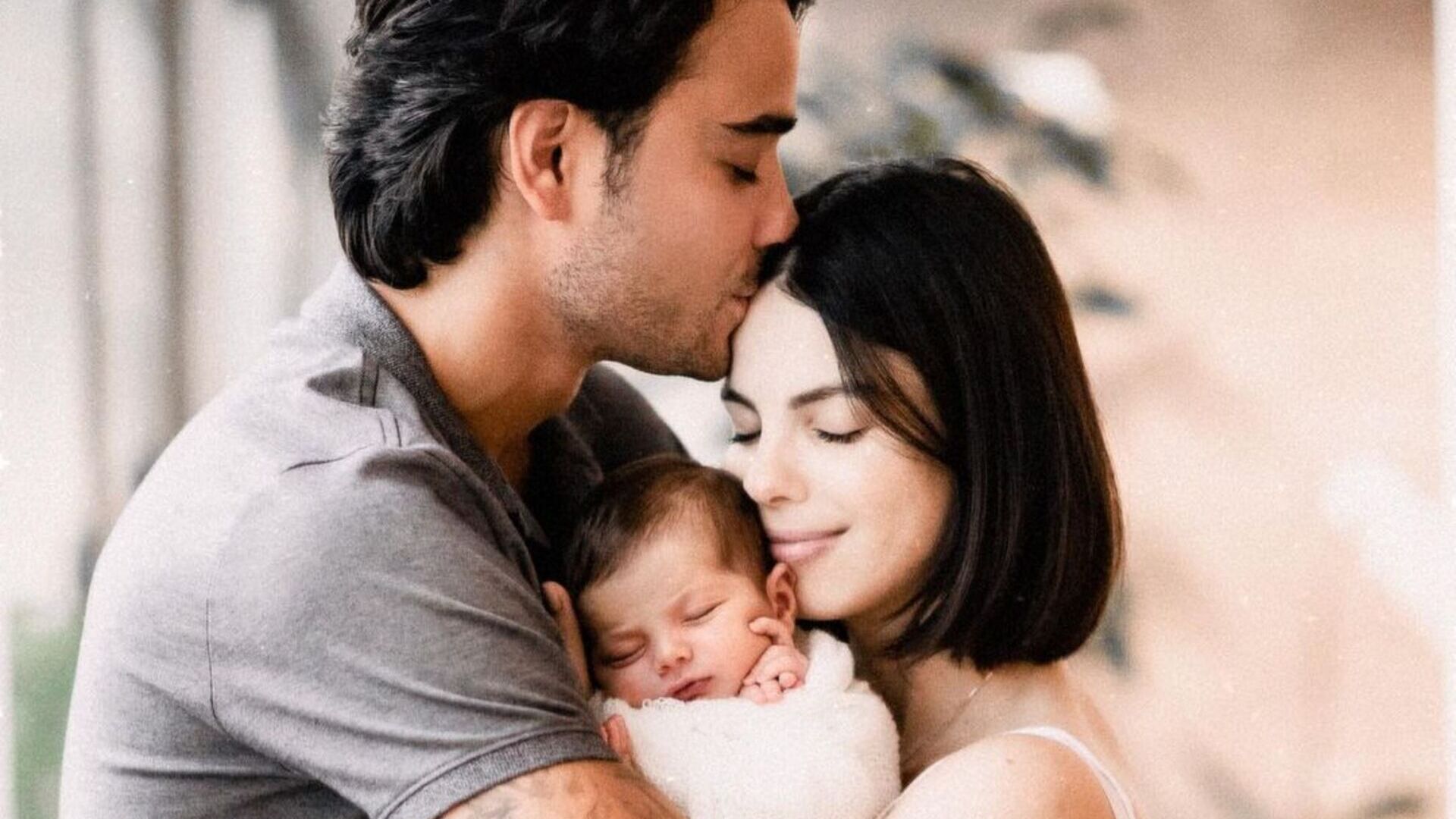 Sthefany Brito assusta com fotos do filho bebê: ‘Já nasceu?’
