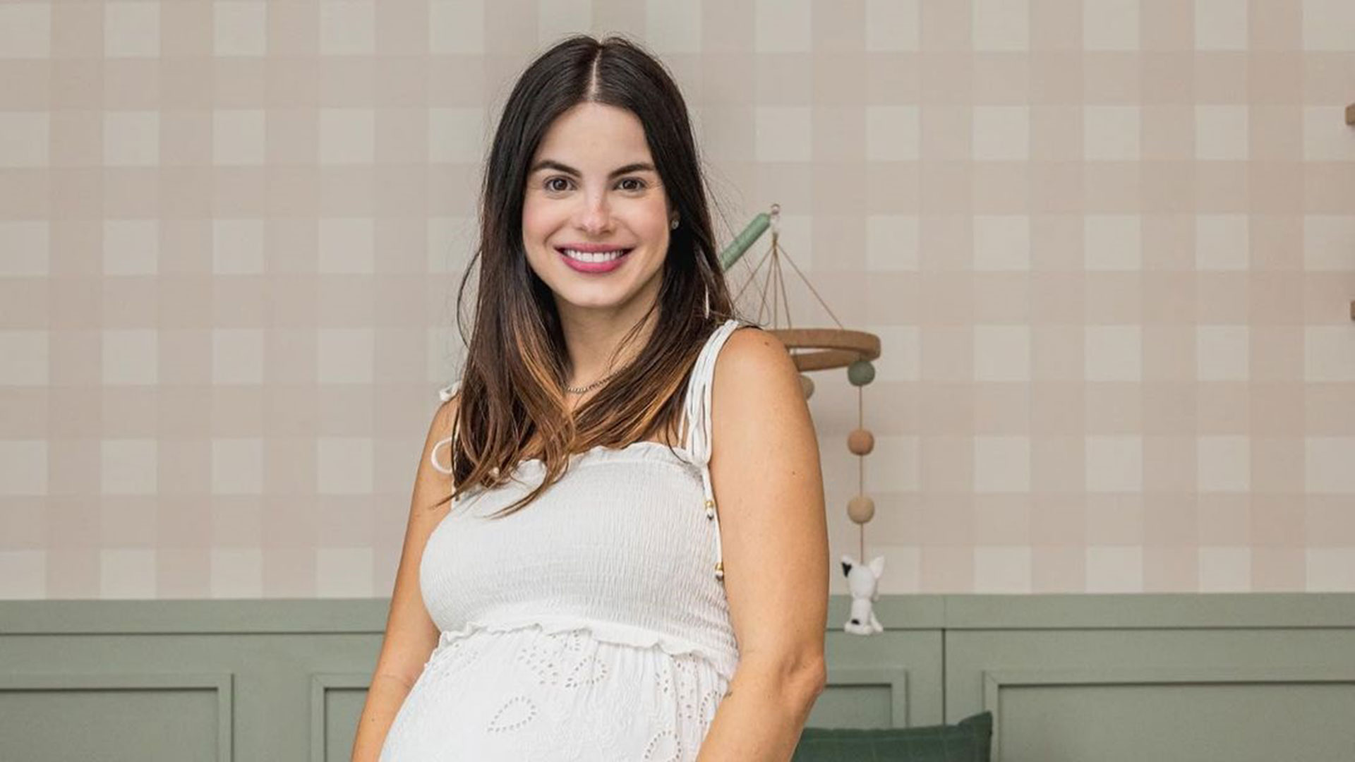 Sthefany Brito mostra detalhes do quarto do filho caçula