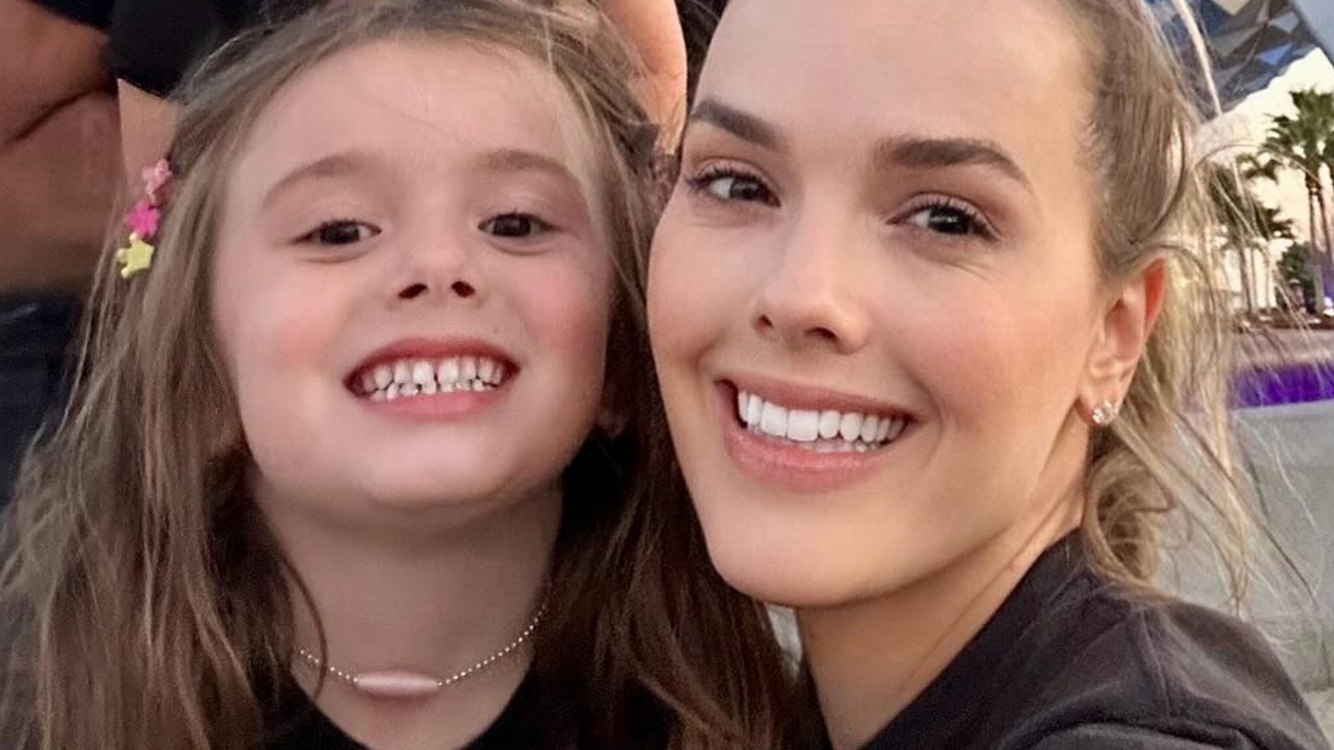 Thaeme realiza sonho da filha mais velha: “Dia mais feliz”