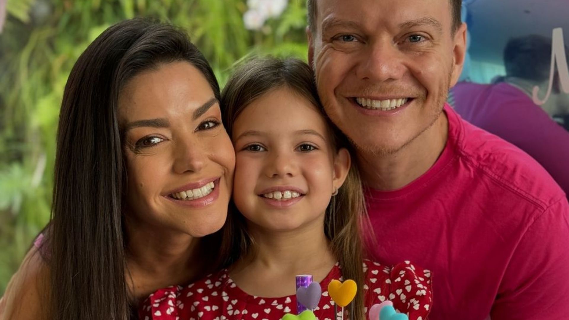Thais Fersoza emociona com homenagem em aniversário de 8 anos da filha