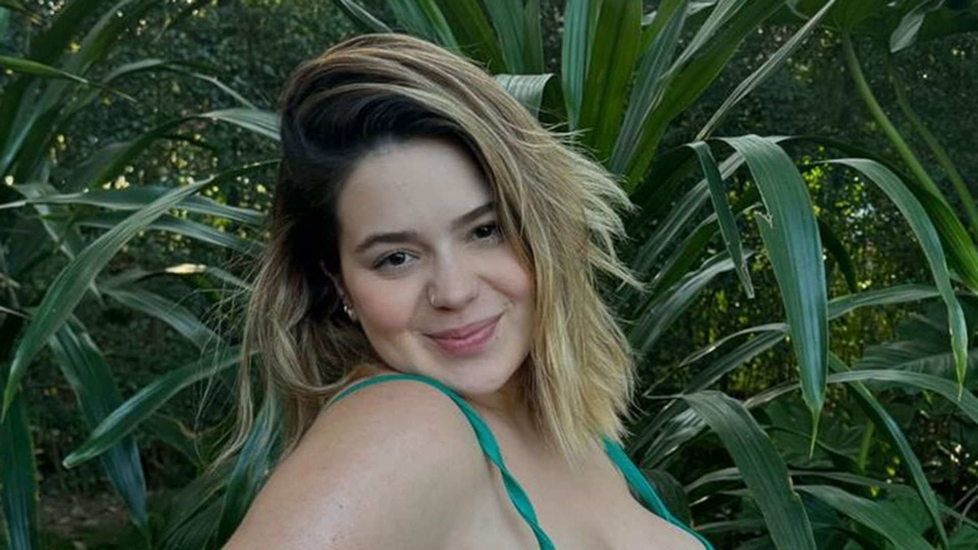 Viih Tube mostra barrigão de gravidez e se prepara fazer enxoval