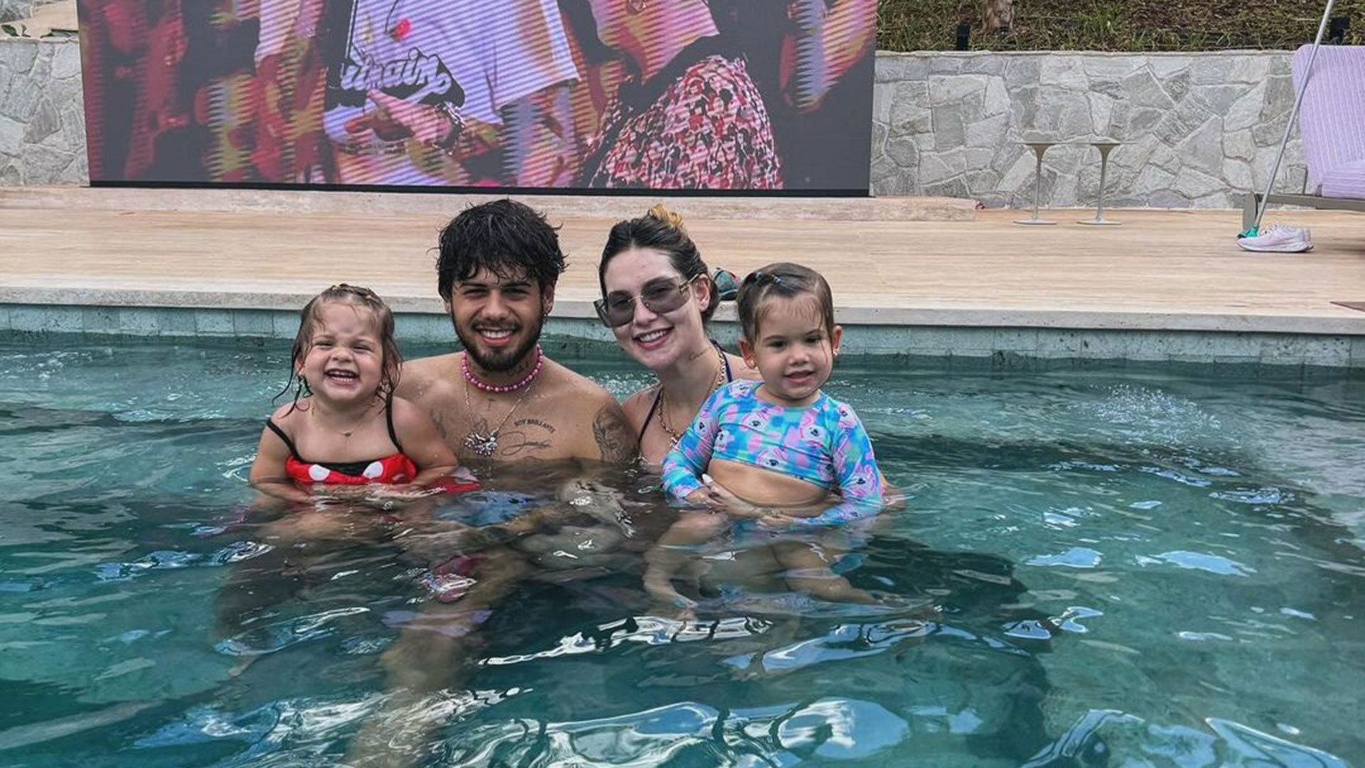 Virginia Fonseca encanta ao mostrar as filhas com roupas iguais