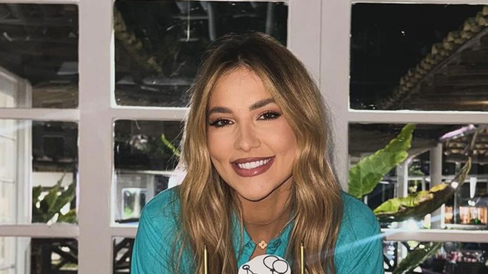 Virginia Fonseca exibe barriguinha da gravidez em clique conceitual