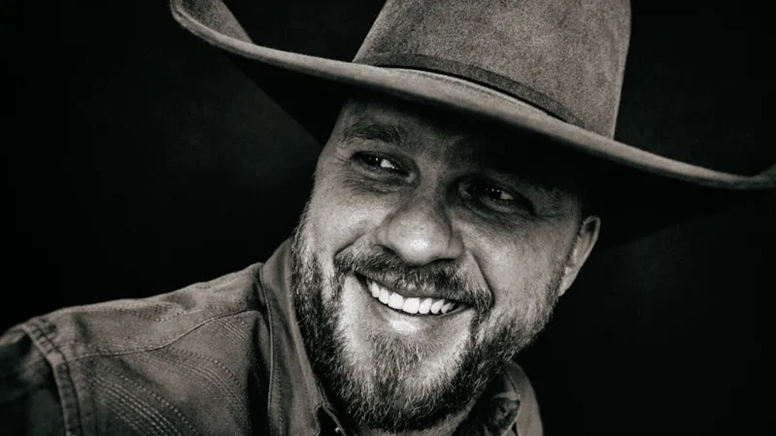 Cody Johnson sobe aos palcos no Brasil e confessa nervosismo: ‘E se ninguém gostar?’