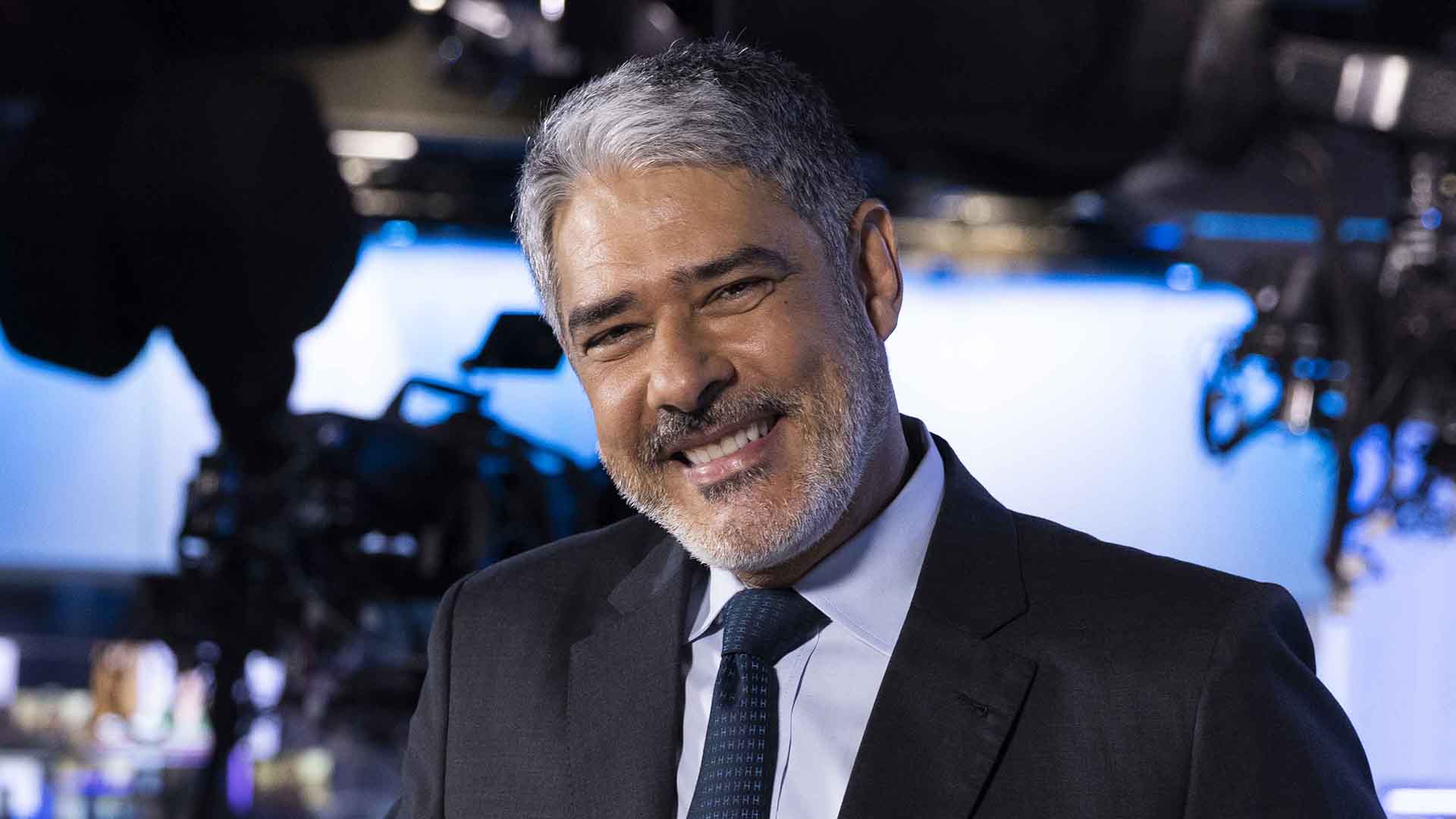 Longe da TV, William Bonner atualiza seu estado de saúde: ‘A voz’