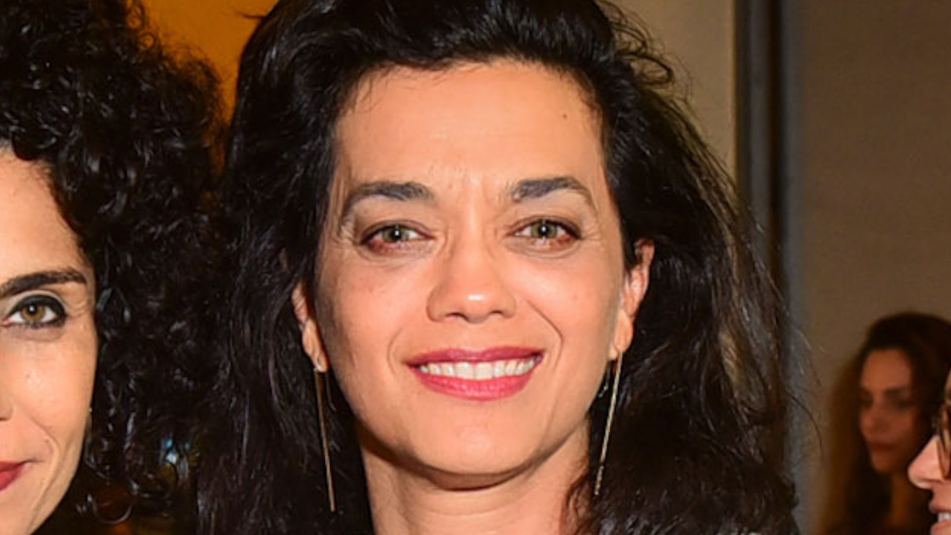 Ana Cecília Costa, de Renascer, faz rara aparição com a namorada. Saiba quem é!