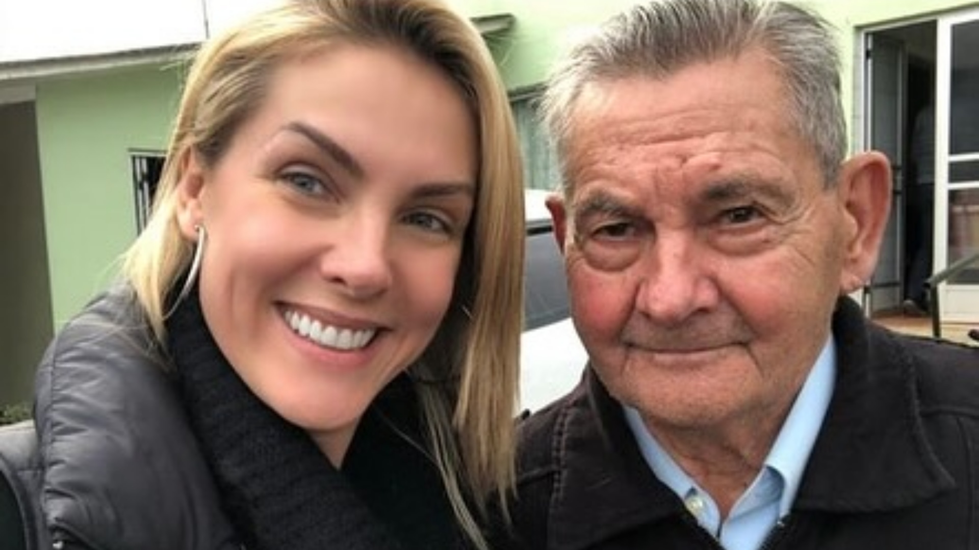 Ana Hickmann encanta ao prestar homenagem ao avô: “Meu herói”