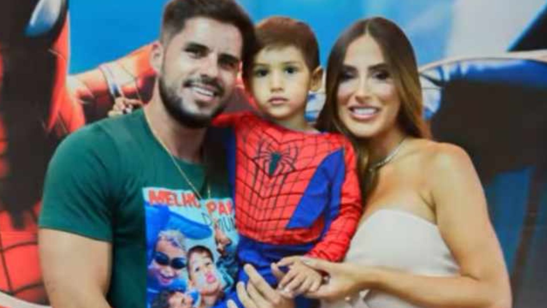 Ex-BBB Anny Ferreira comemora aniversário do filho com festa temática