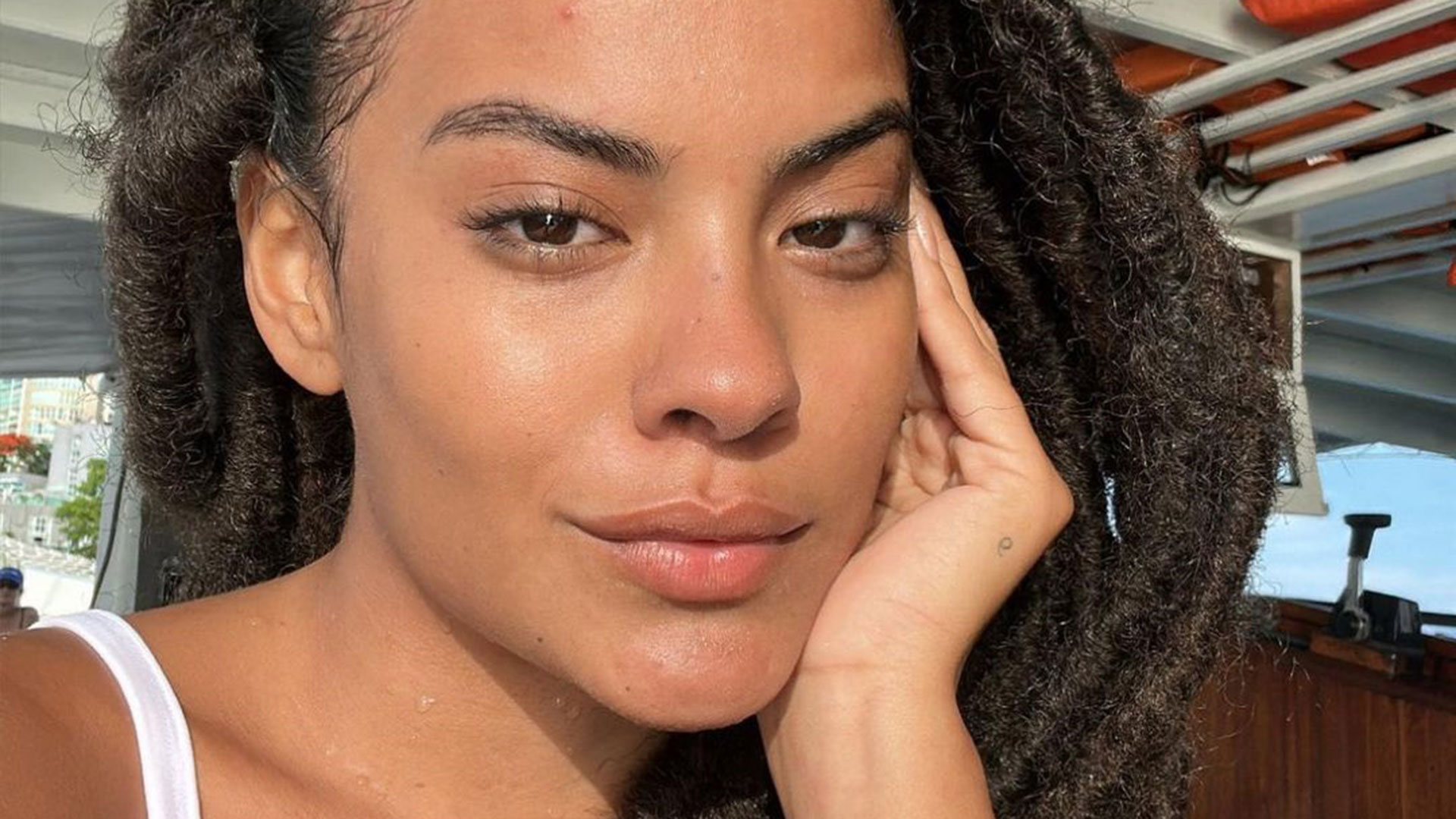 Bella Campos faz desabafo sobre redes sociais e revela: ‘Não teria’