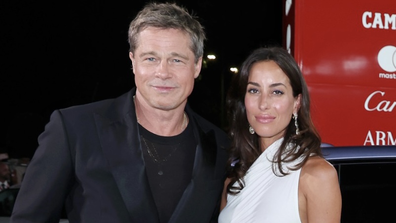 Namorada de Brad Pitt faz exigências sobre seu relacionamento com o astro