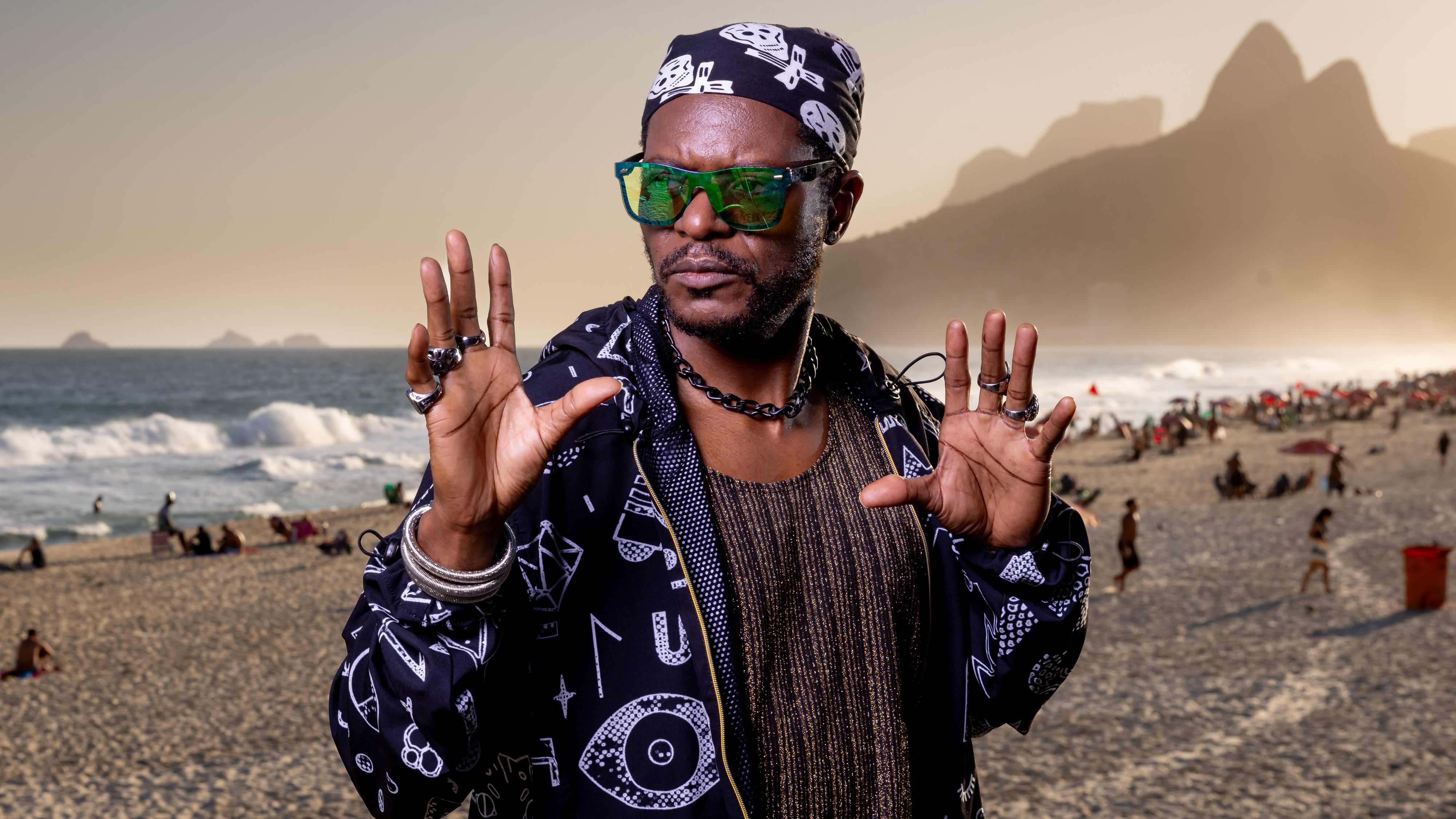 Em Mania de Você, Bukassa Kabengele equilibra atuação e música: ‘Ar que respiro’