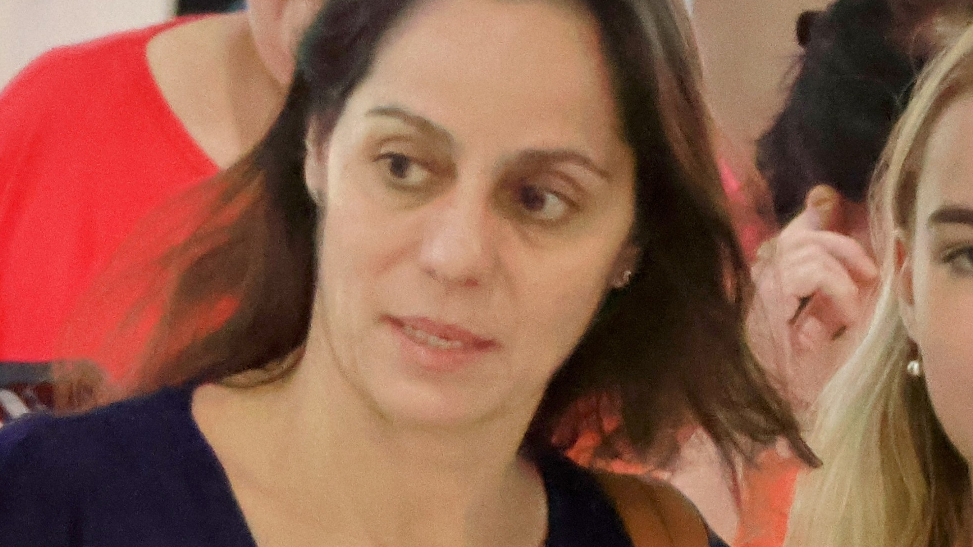 Claudia Mauro faz rara aparição com os filhos gêmeos, Pedro e Carolina