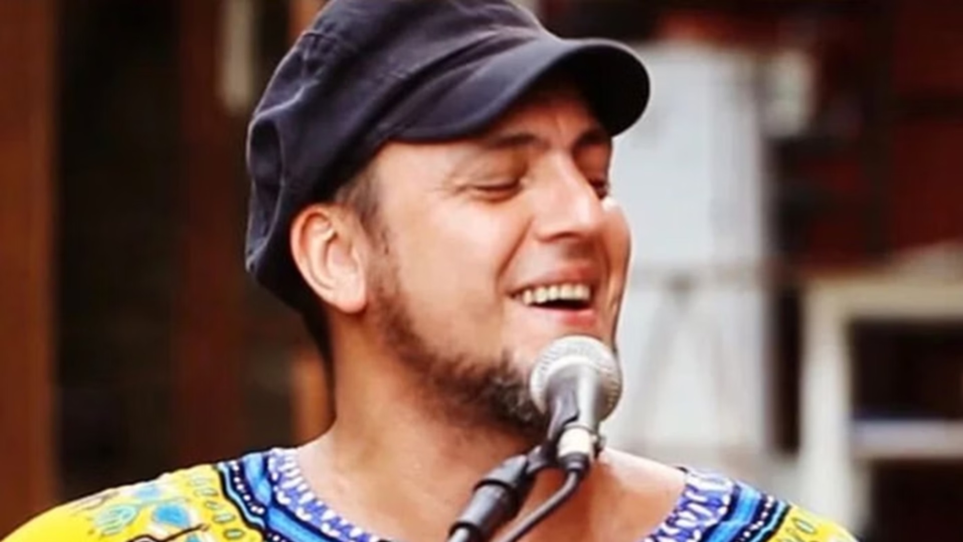 Cantor Conrado Pouza morre aos 45 anos em São Paulo