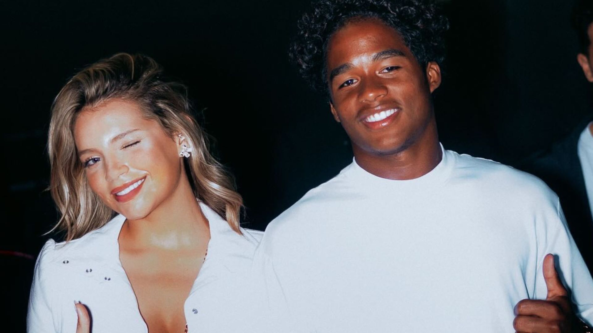 Recém-casados, Endrick se declara para Gabriely Miranda em nova foto