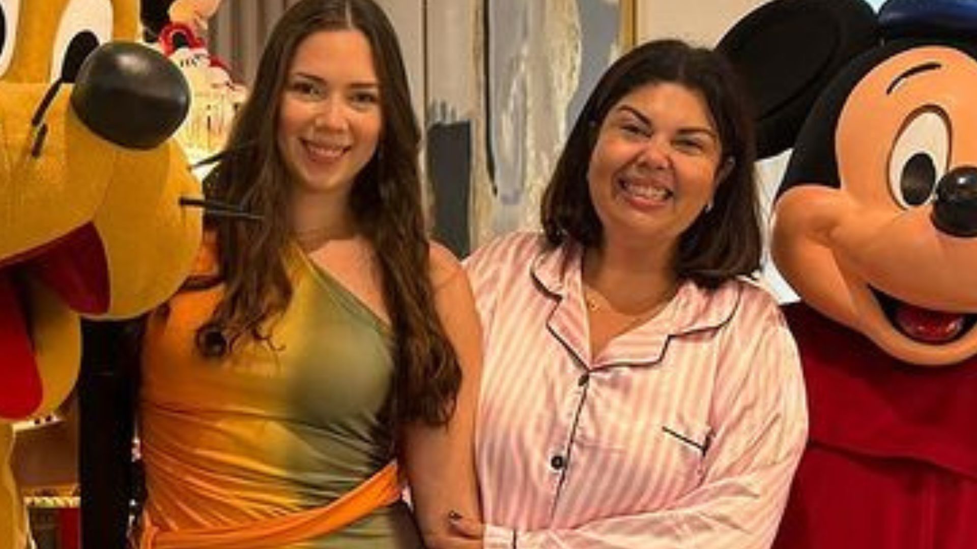 Fabiana Karla se declara em aniversário da filha: ‘Me deu o título de mãe’