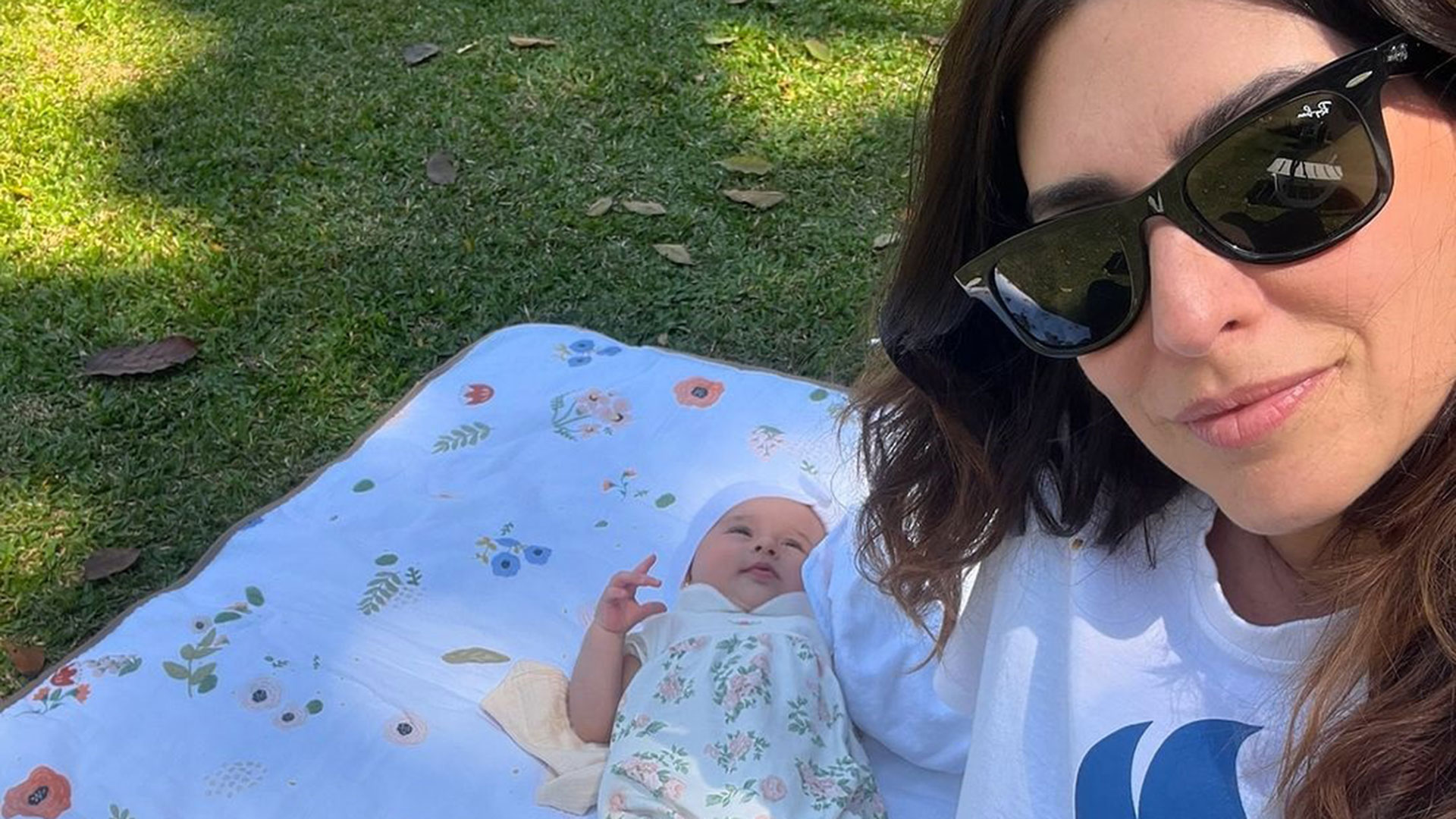 Fe Paes Leme posta fotos da filha e reflete sobre maternidade: ‘Muda tudo’