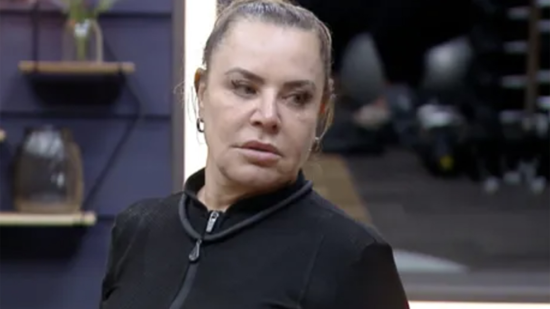 A Fazenda: Flor Fernandez pede desculpas para Flora Cruz