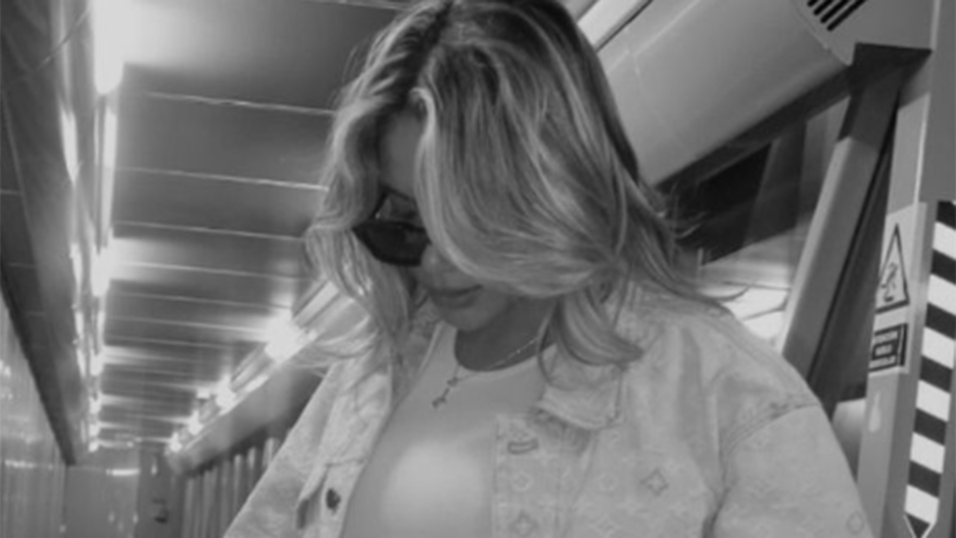 Esposa de Endrick surge com look de mais de R$ 30 mil
