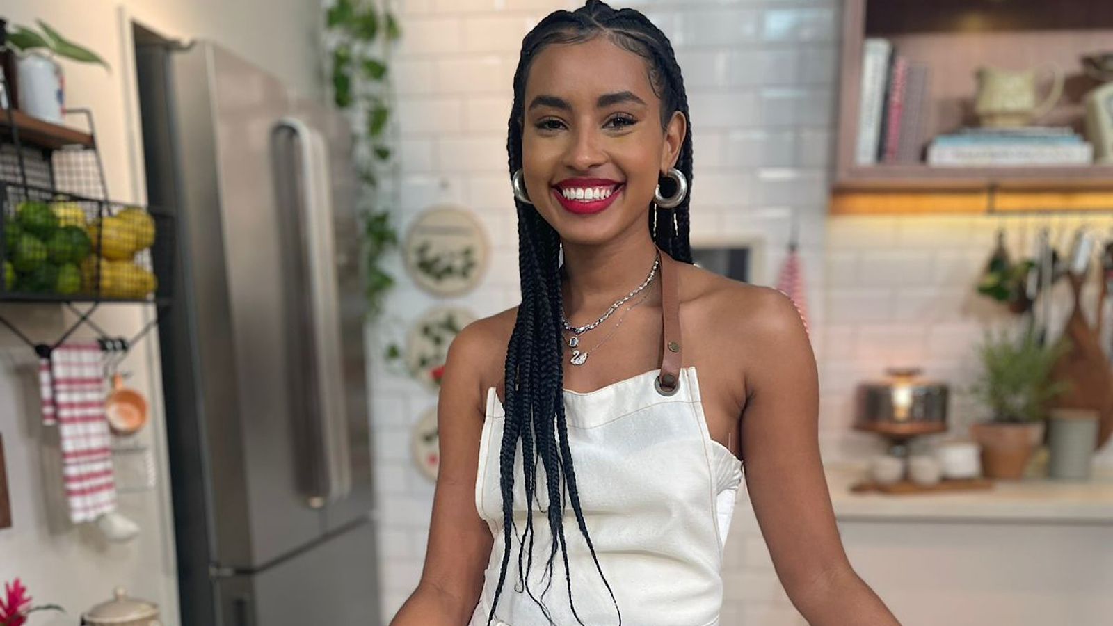 Gabz, protagonista de Mania de Você, relembra memórias com a família ao mostrar lado culinário