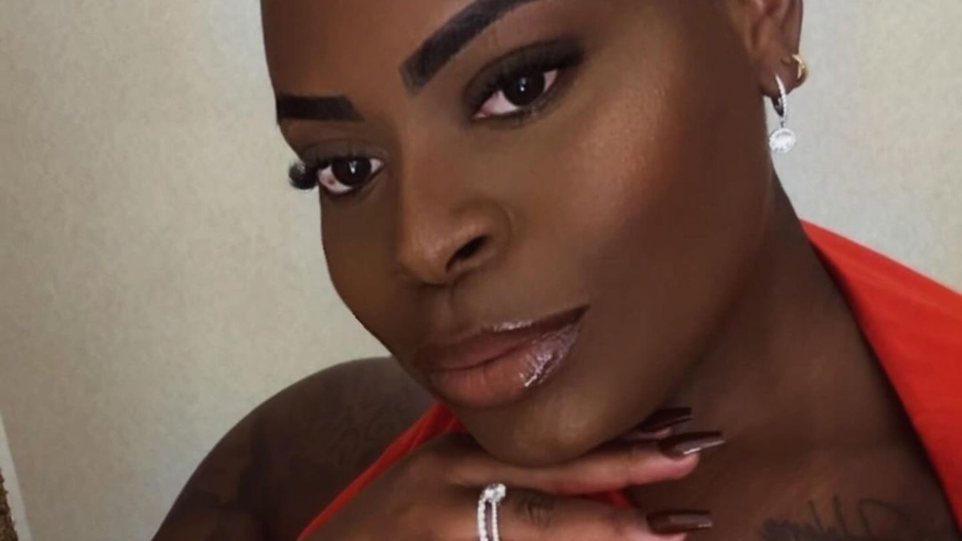 Jojo Todynho decide tirar música em apoio à comunidade LGBT do ar