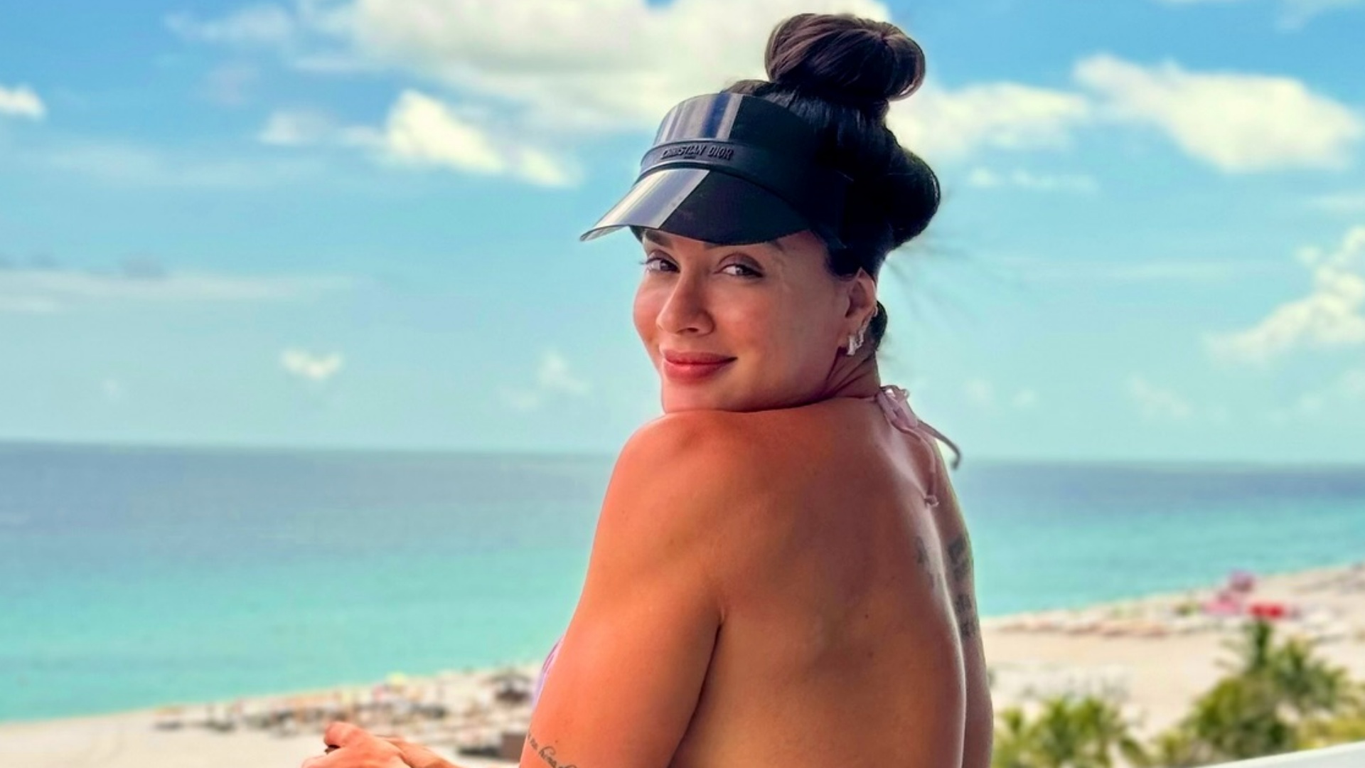 Juju Salimeni ostenta curvas impecáveis durante viagem: “Perfeita demais”