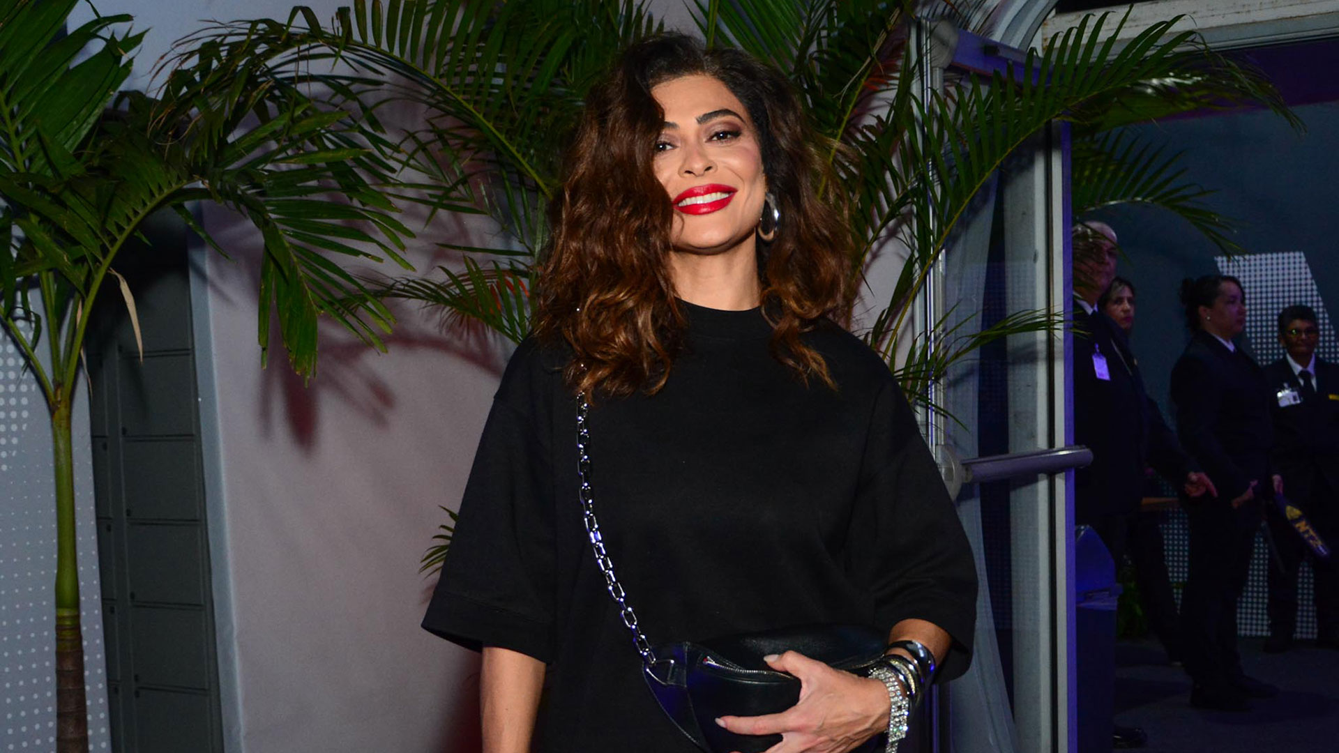 Juliana Paes arrasa no look na hora de curtir Rock In Rio