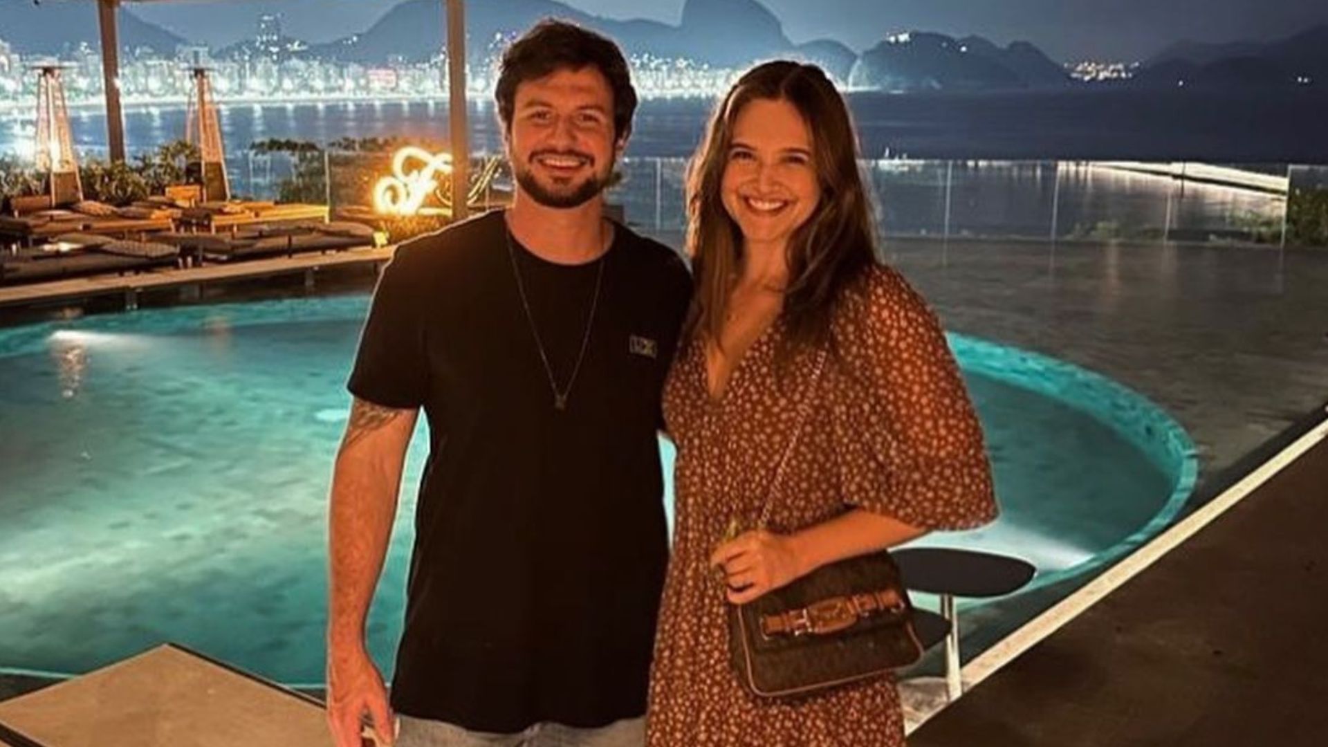 Juliana Paiva vibra ao relembrar início do relacionamento: “Nossa história”