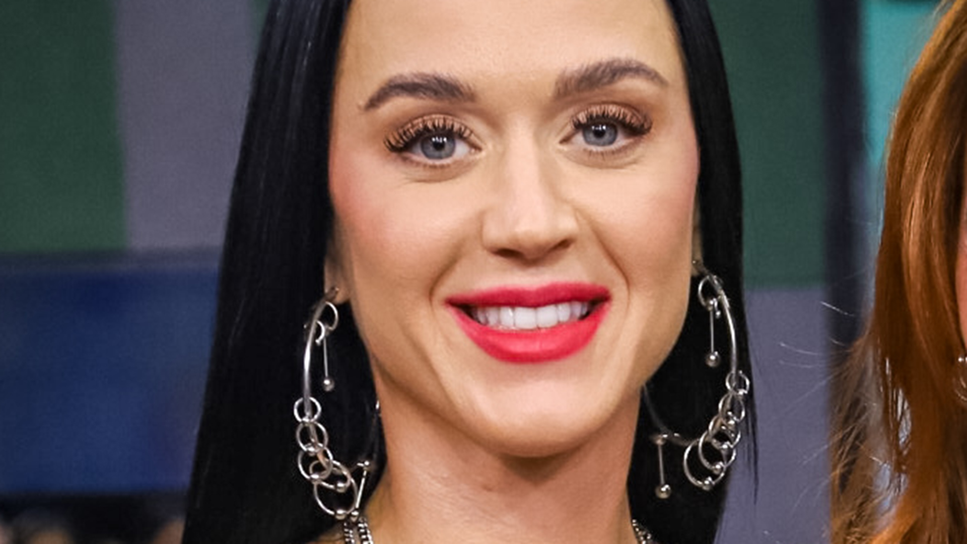 Saiba qual é o preço do brinco que Katy Perry usou no Estrela da Casa