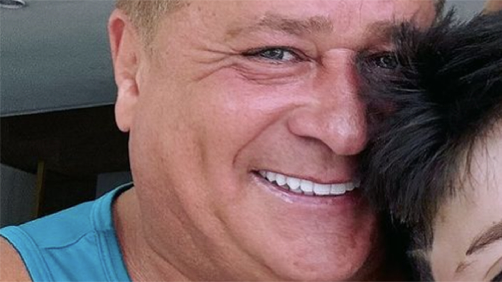 Leonardo faz rara aparição com seu neto Noah, filho de Jéssica Beatriz