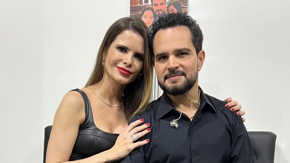 Luciano Camargo revela influência da esposa em sua fé: ‘Mulher que edifica’