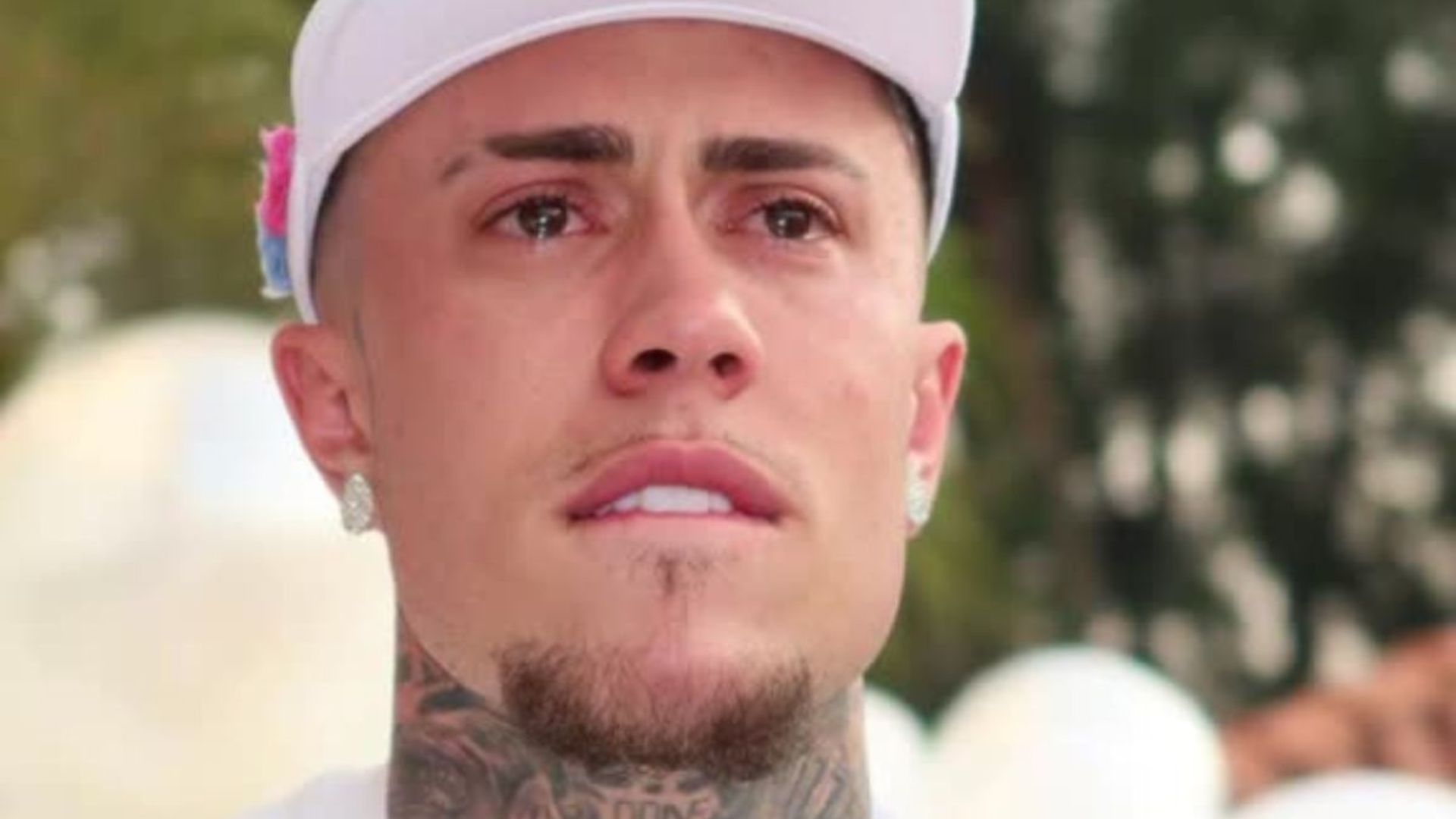 Mc Daniel chora ao desabafar sobre saúde mental após a fama