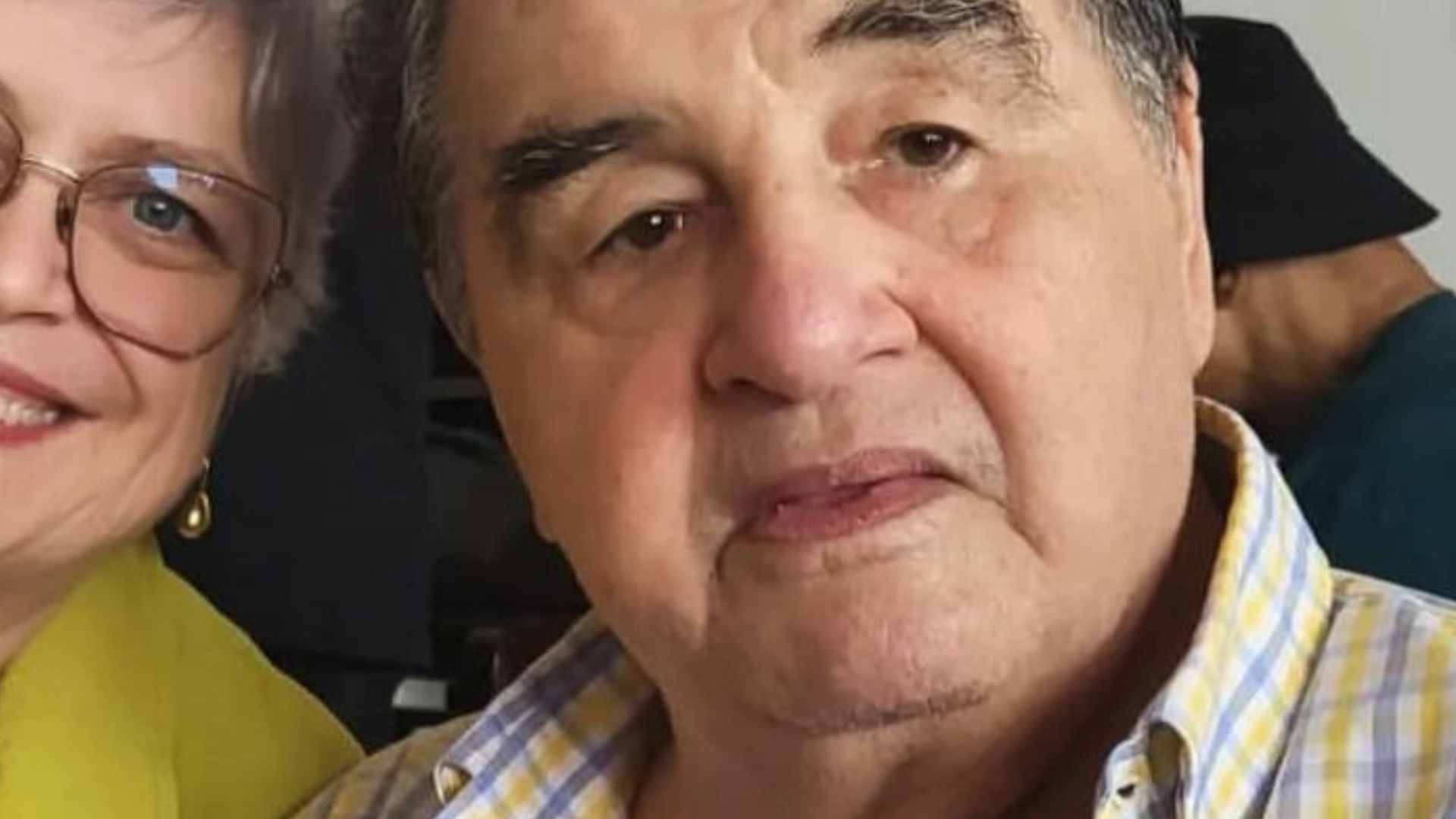 Otávio Augusto encanta com foto rara ao lado da esposa: ‘Grandes atores’