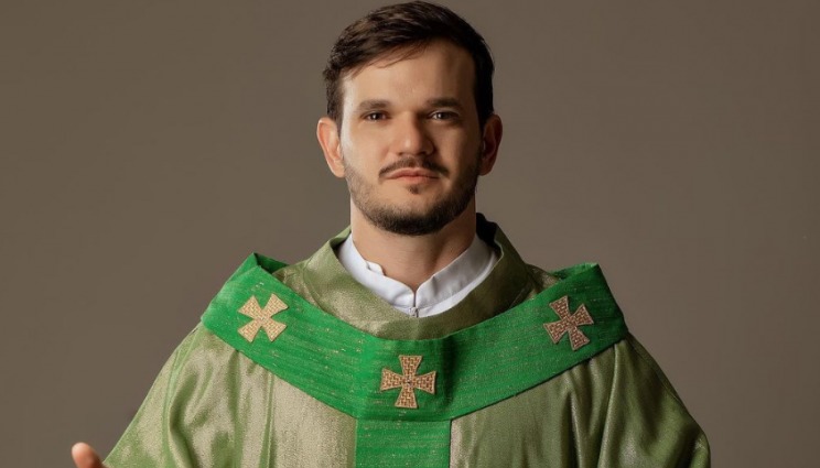 Padre Patrick lamenta ataques na internet: ‘Não entra no meu coração querer tanto o meu mal’