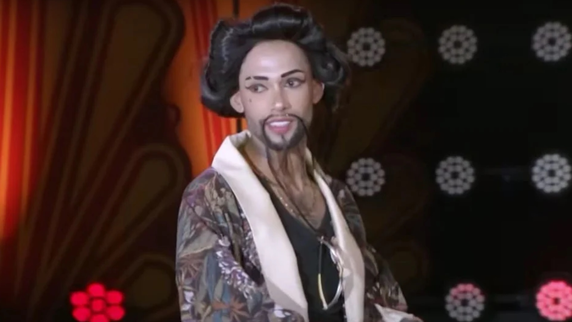 SBT entra na onda e cria coreografia inusitada para novela Pé de Chinesa