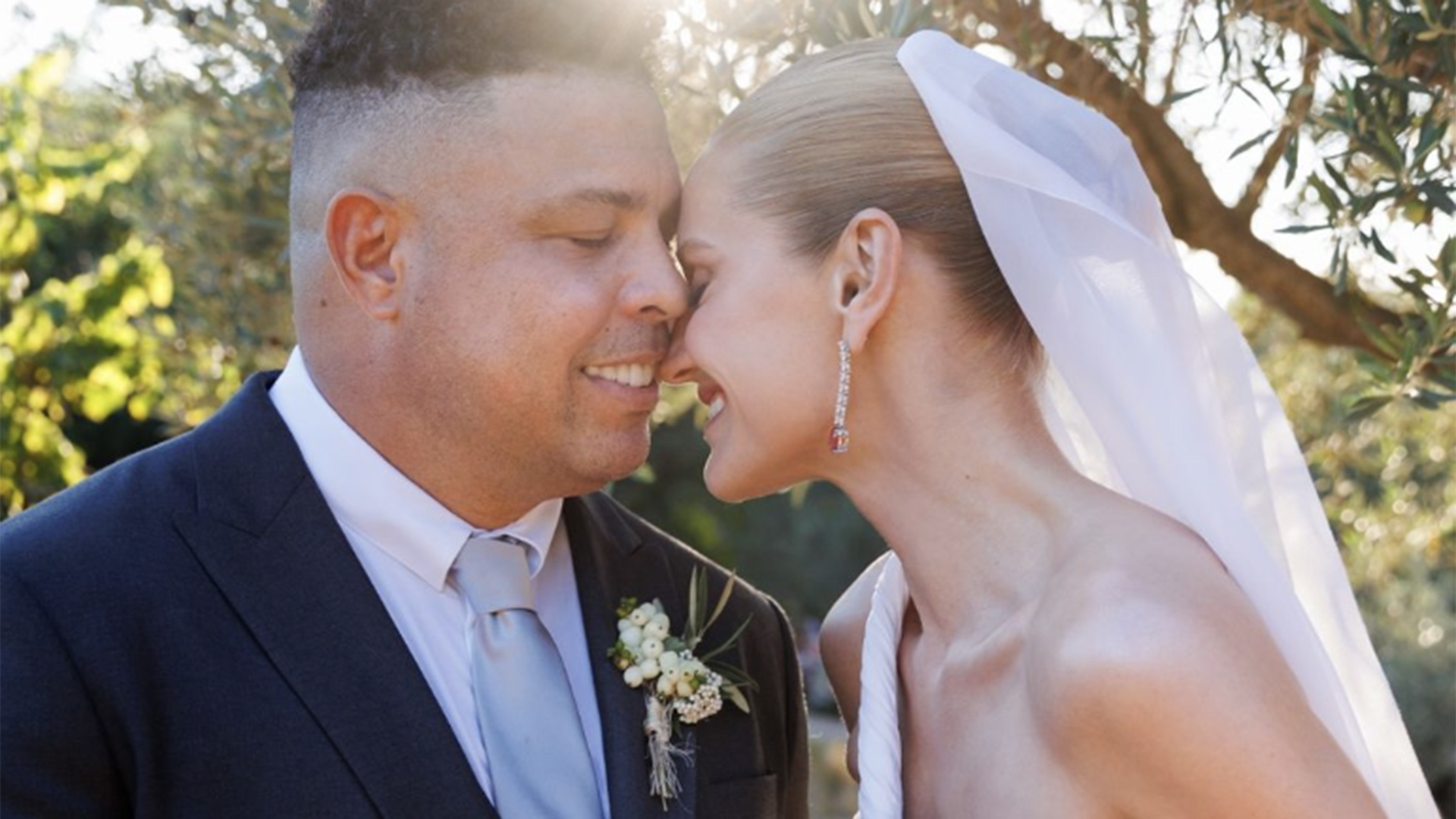 Ronaldo Fenômeno completa 1 ano de casado. Relembre como foi a cerimônia