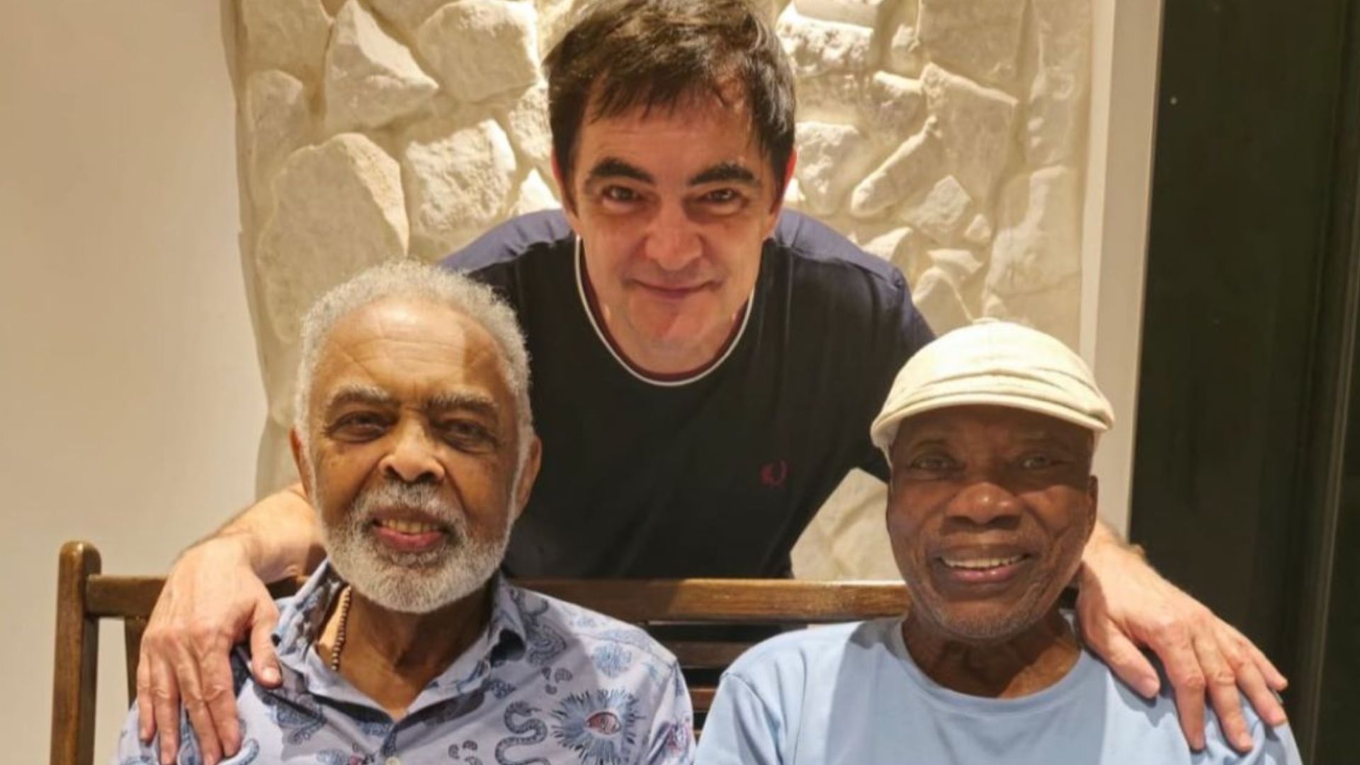 Milton Nascimento recebe visita de Gilberto Gil e Samuel Rosa: “Noite maravilhosa”