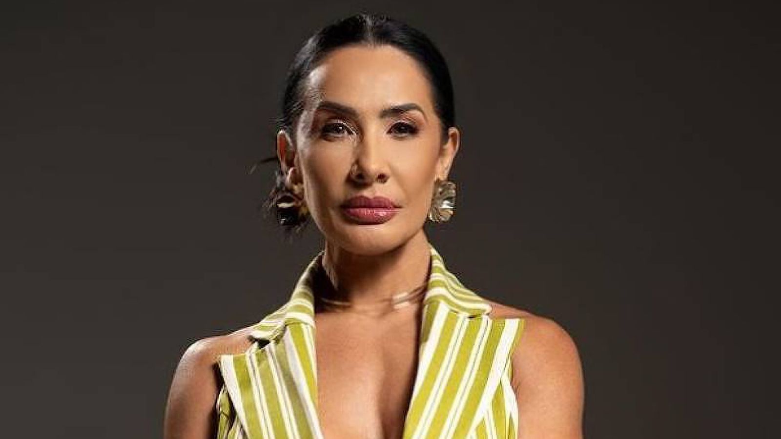 Scheila Carvalho celebra 51 anos com trajetória de bancária a sucesso nacional