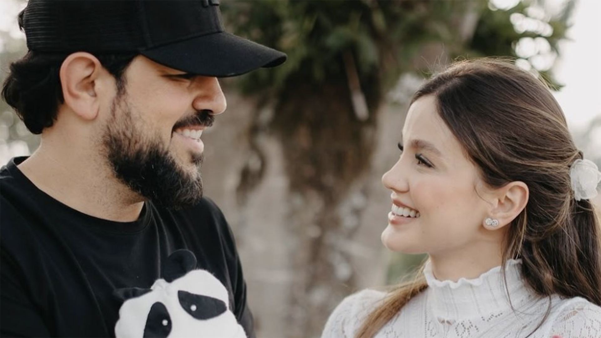 Filhos gêmeos de Sorocaba surgem com looks de panda no mesversário