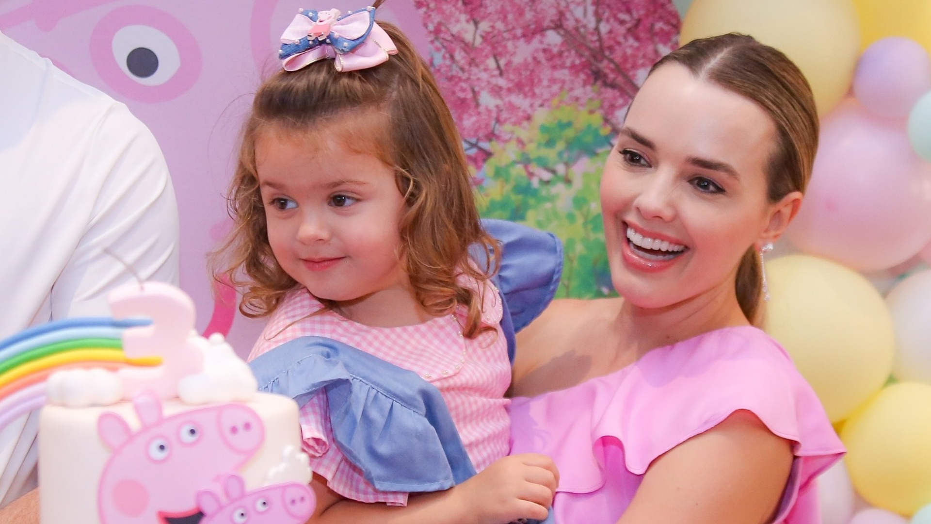 Thaeme mostra detalhes da festa de aniversário da filha caçula, Ivy