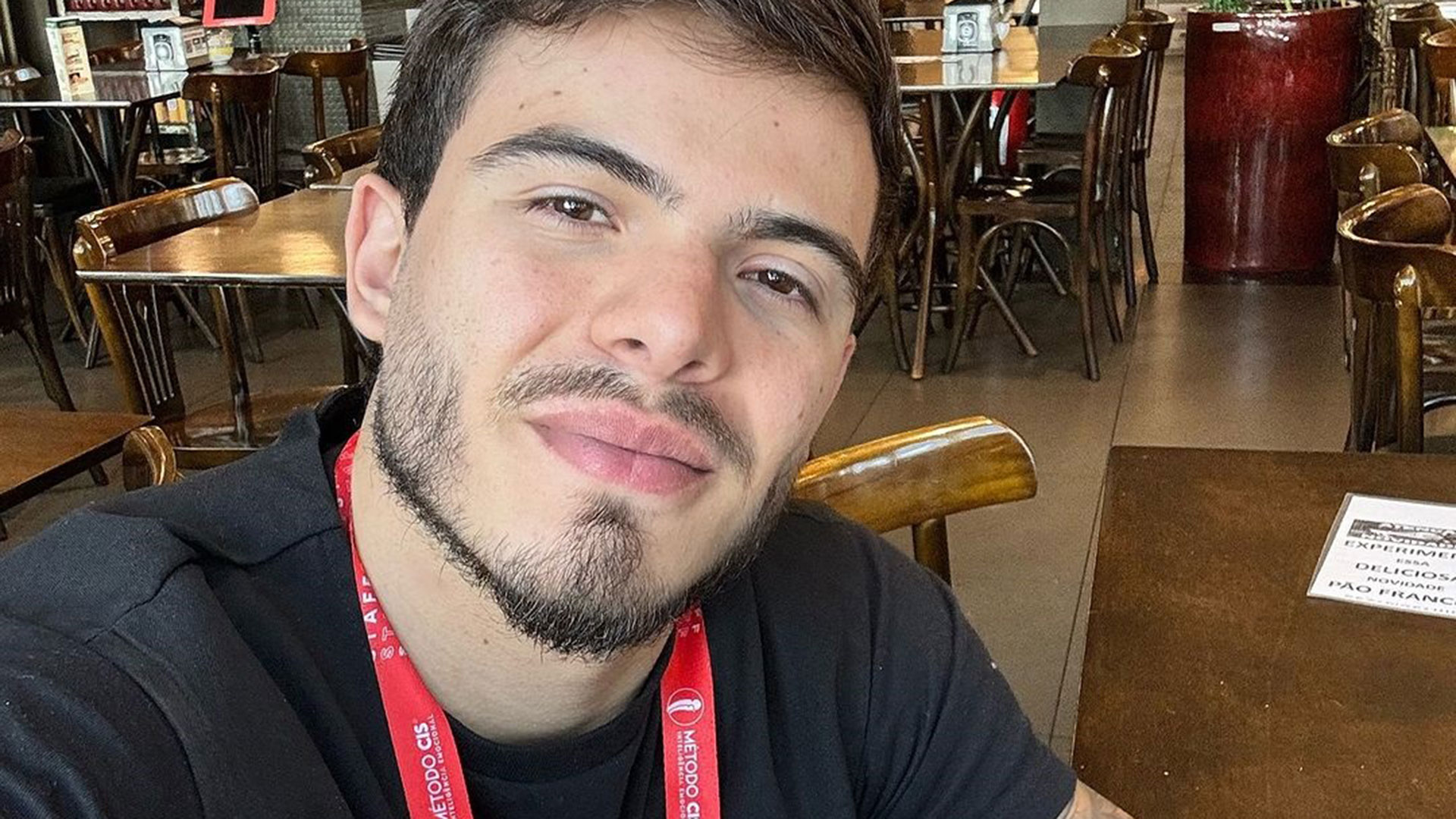 Thomaz Costa faz reflexão após parar de fumar maconha
