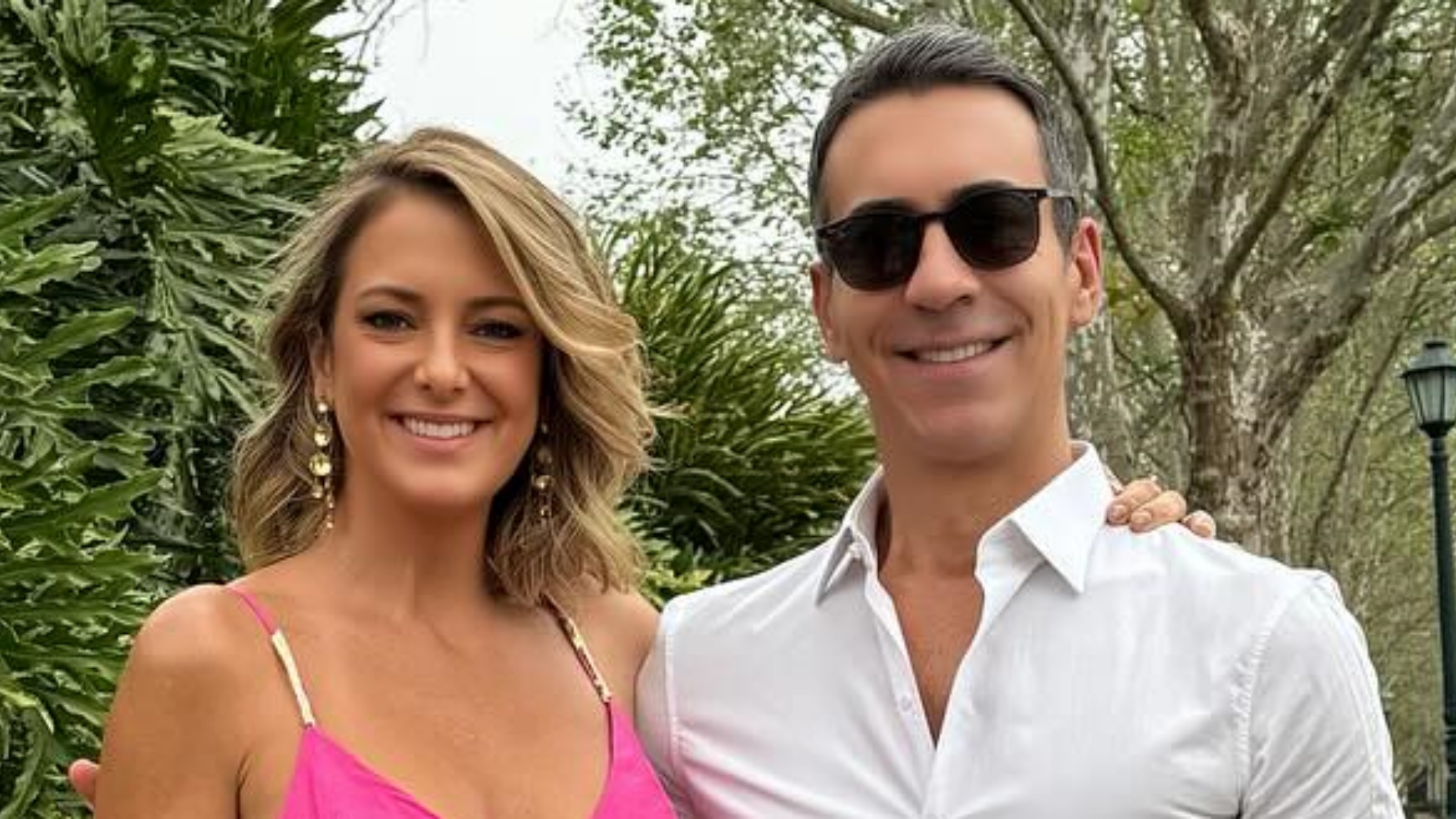 Ticiane Pinheiro e Cesar Tralli surgem estilosos para evento: “Celebrar o amor”