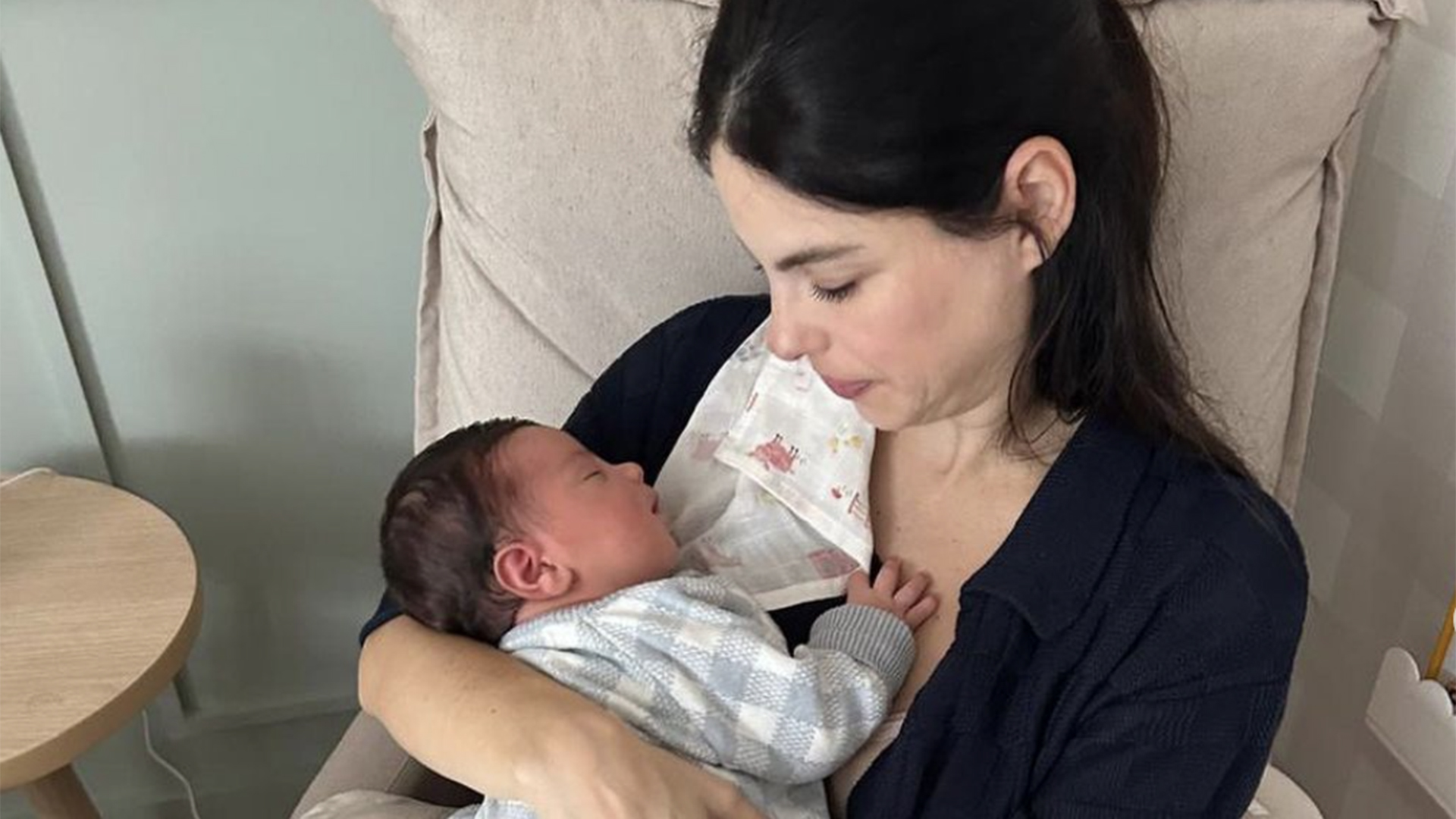 Sthefany Brito celebra os primeiros 15 dias do segundo filho: ‘Incondicional’