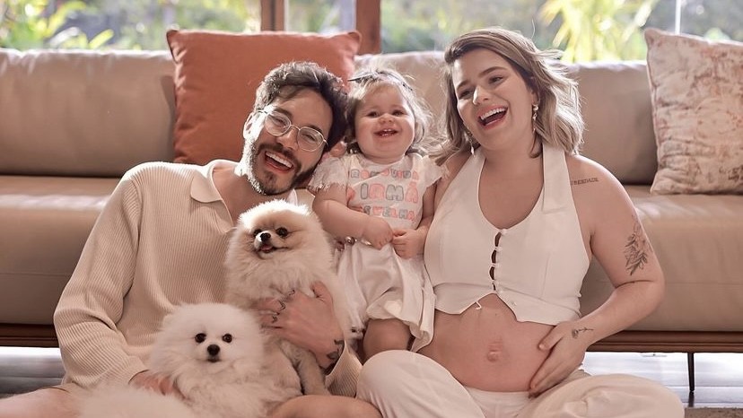 Viih Tube e Eliezer abrem as portas de nova mansão e mostram lago de R$ 1 milhão