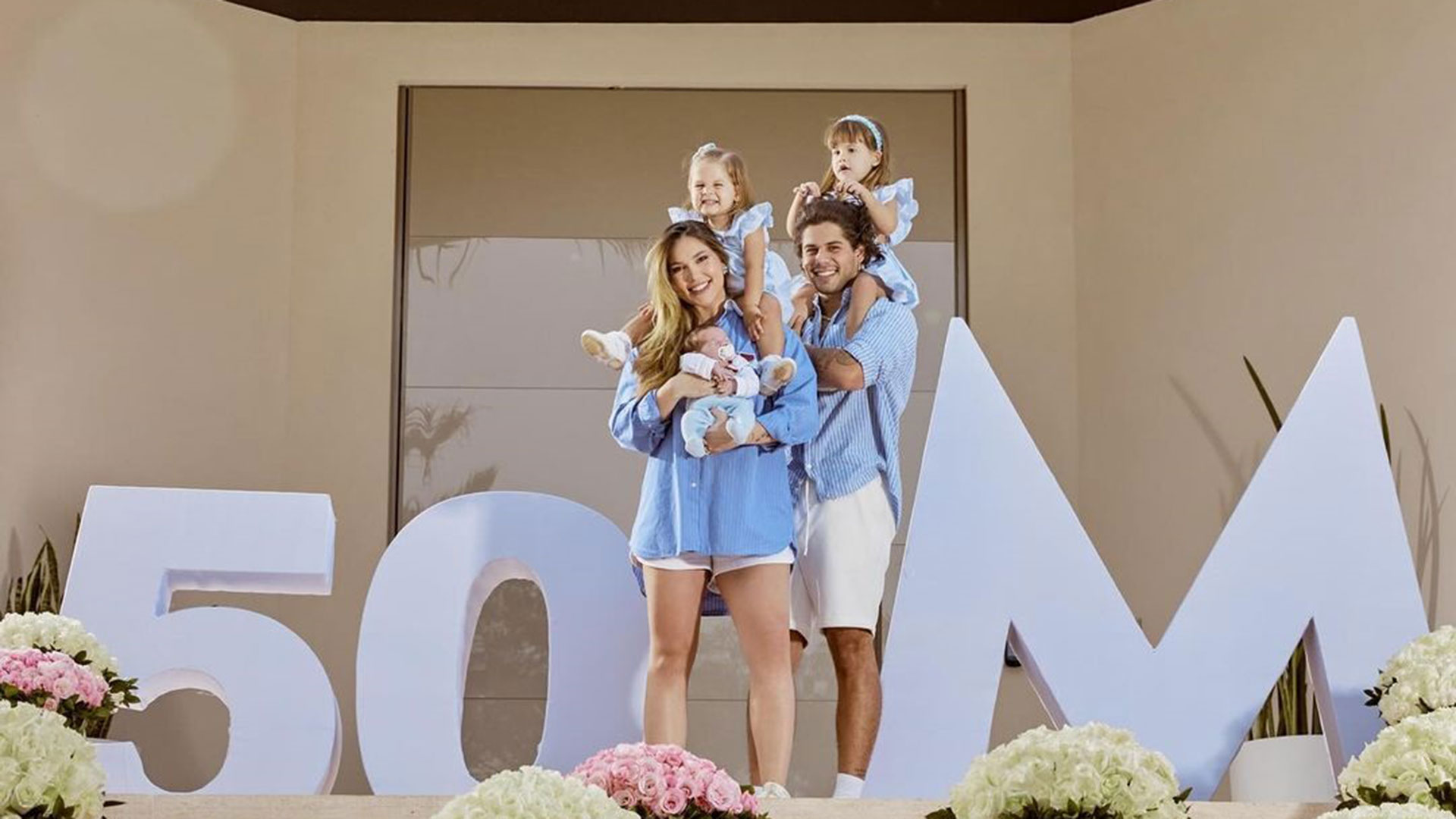 Virginia Fonseca celebra a marca de 50 milhões de seguidores com a família