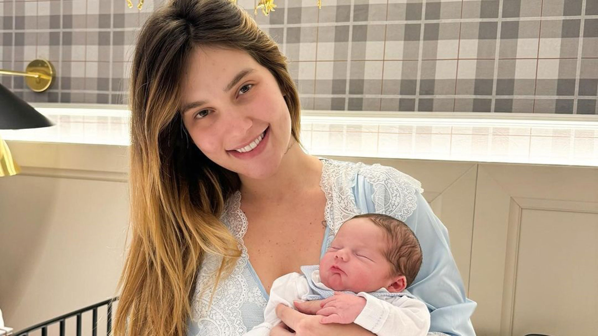 Virginia Fonseca se irrita após fã citar José Leonardo: ‘Sem paciência’