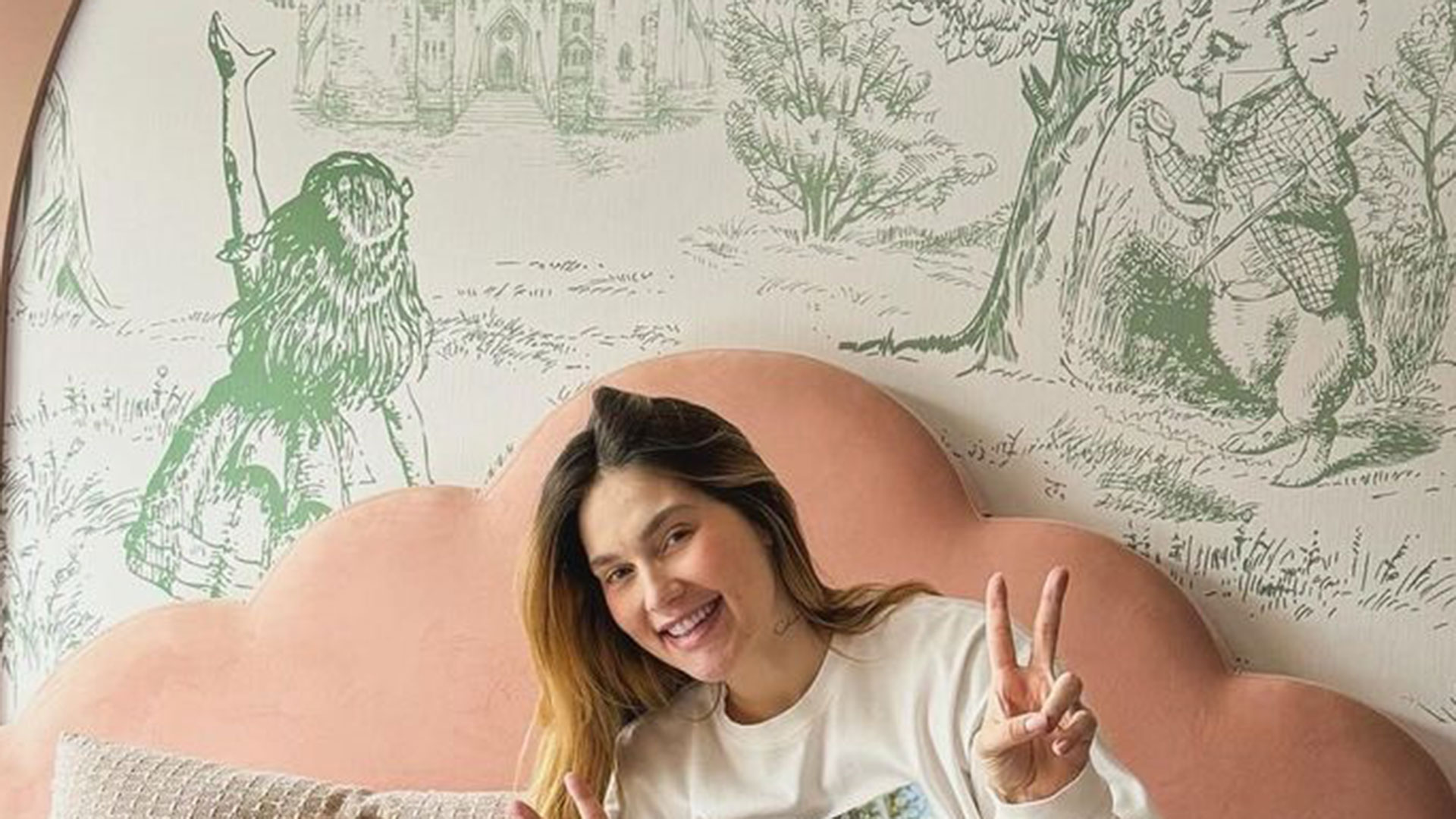 Virginia Fonseca faz tratamento especial após sentir fortes dores