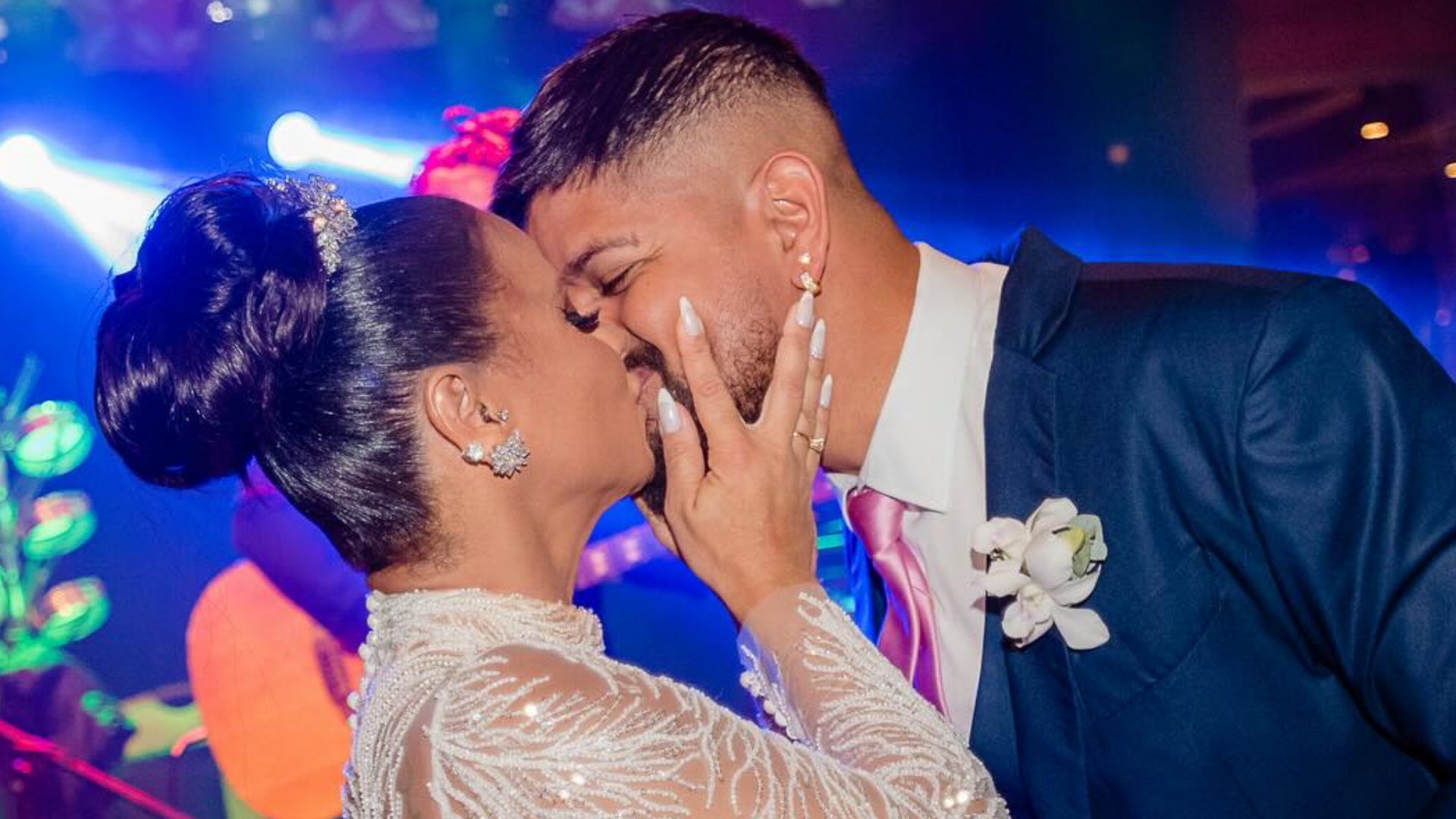 Viviane Araújo se declara para o marido ao comemorar aniversário de casamento